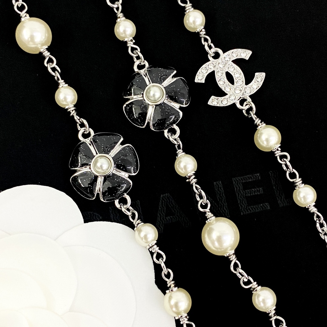 【今日新款】编码N1196 🛍香奈儿项链热销款。爆上新🆕🆕🆕一致官网，专柜同步😎CHAN 26 黑色山茶