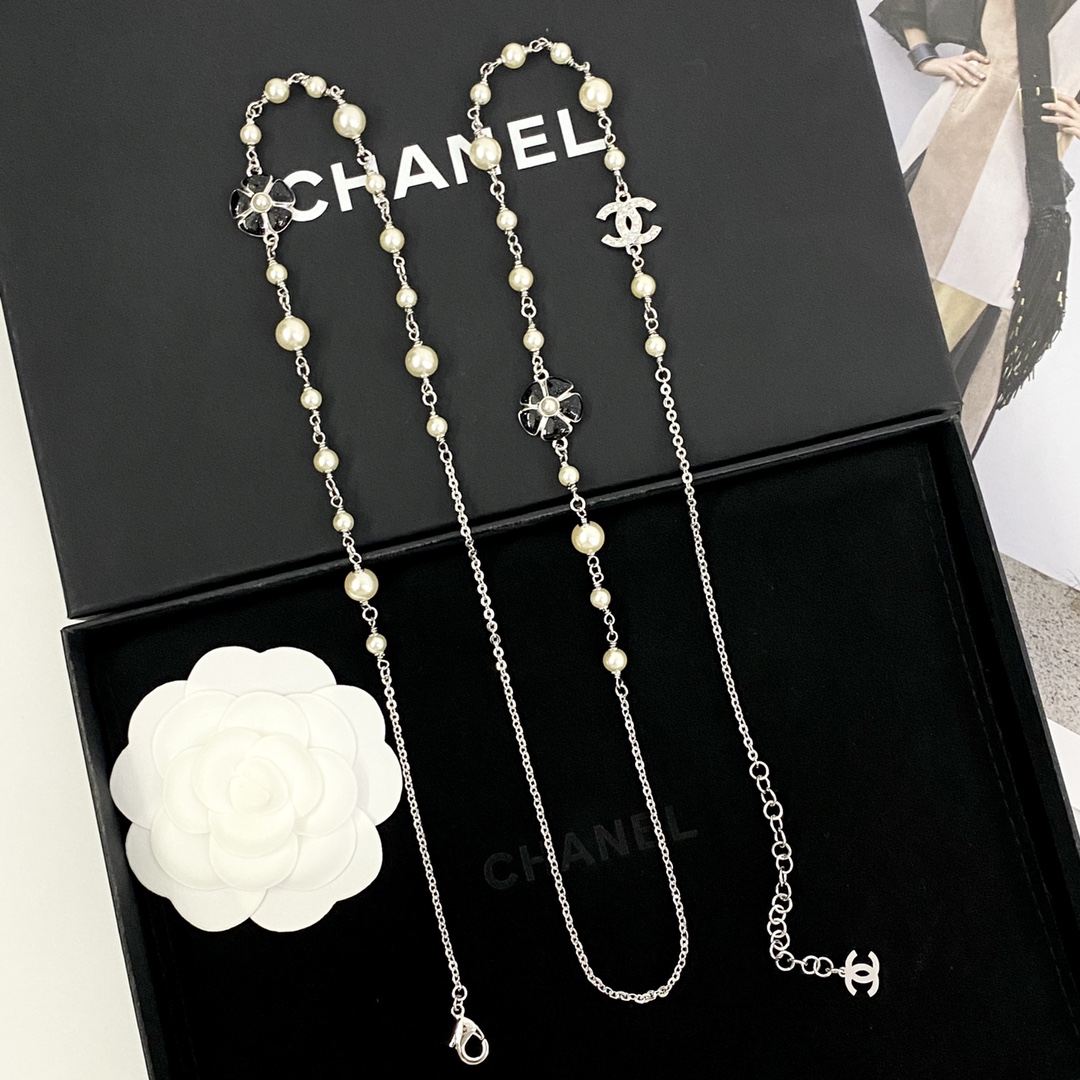 【今日新款】编码N1196 🛍香奈儿项链热销款。爆上新🆕🆕🆕一致官网，专柜同步😎CHAN 26 黑色山茶