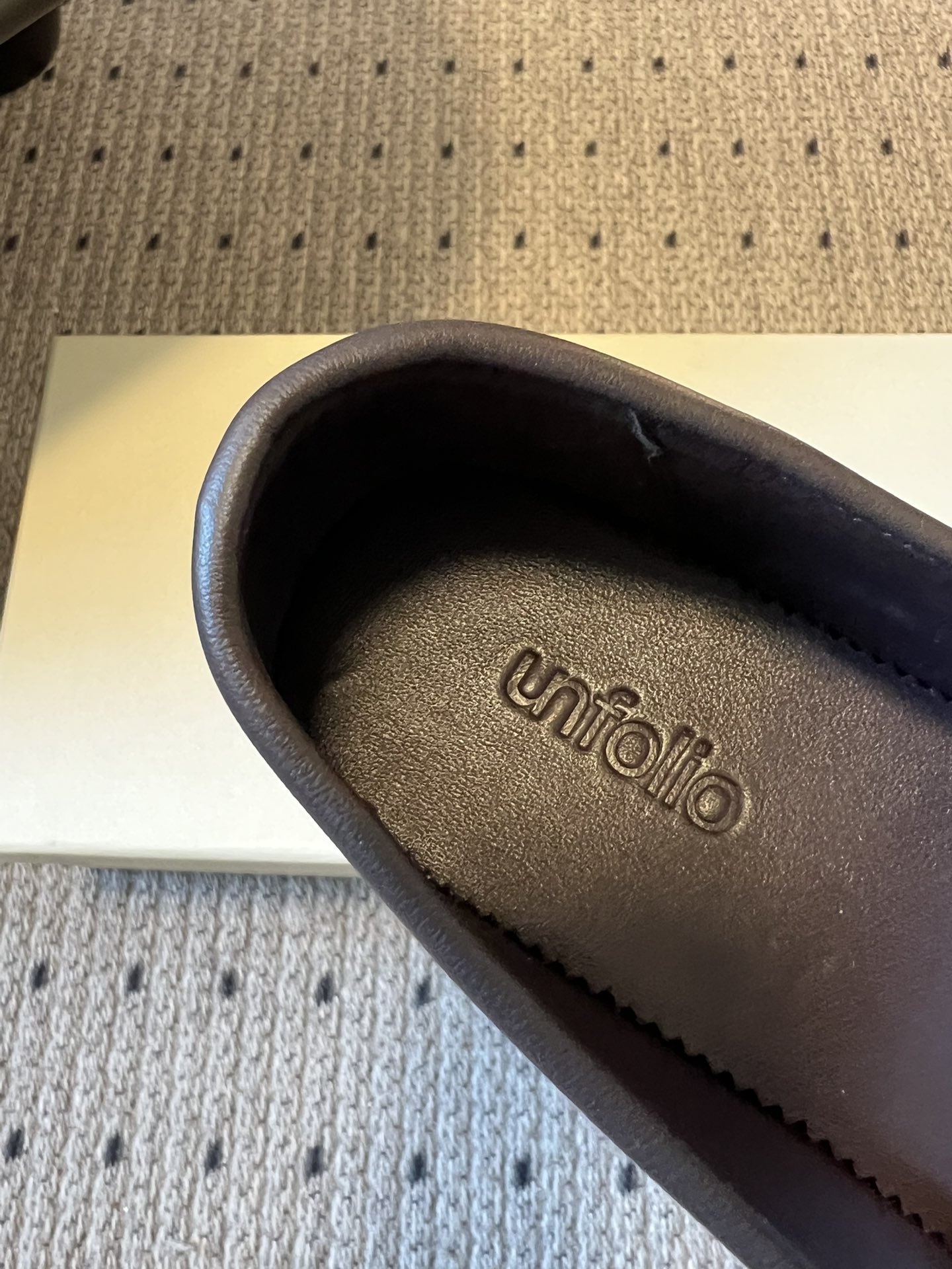 Unfoli*26ss英伦风褶皱流苏平底乐福鞋休闲鞋融合意式慵懒与复古摩登，以经典乐福鞋为基底，弱化硬朗