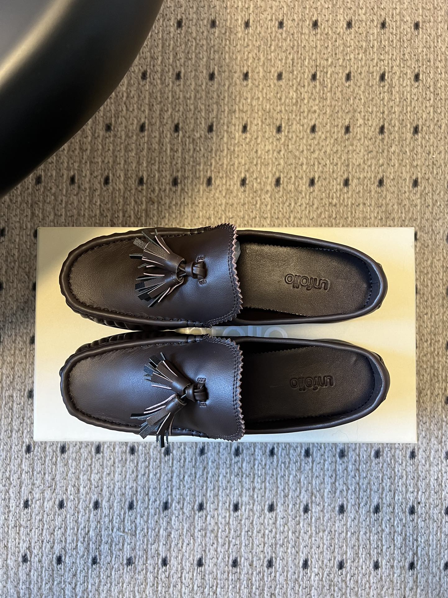 Unfoli*26ss英伦风褶皱流苏平底乐福鞋休闲鞋融合意式慵懒与复古摩登，以经典乐福鞋为基底，弱化硬朗