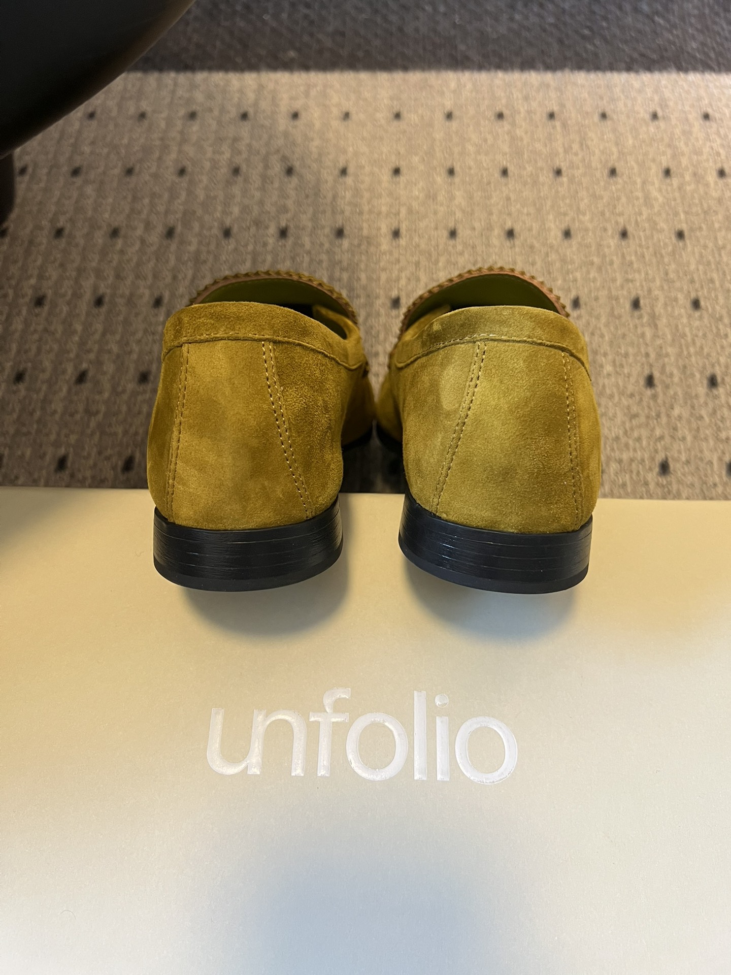 Unfoli*26ss英伦风褶皱流苏平底乐福鞋休闲鞋融合意式慵懒与复古摩登，以经典乐福鞋为基底，弱化硬朗