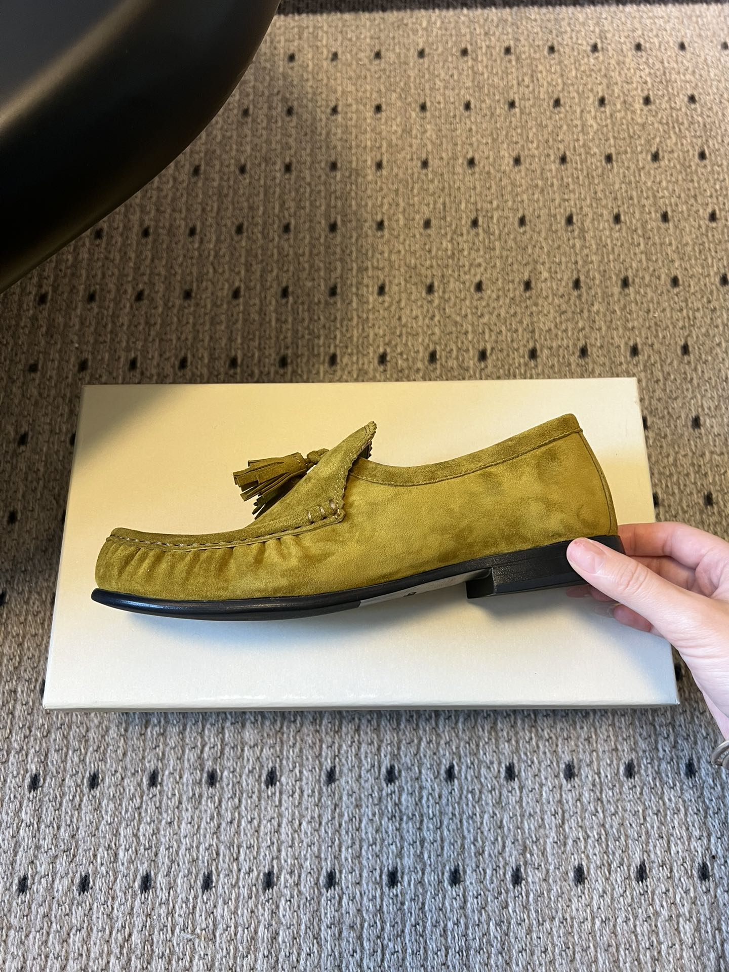 Unfoli*26ss英伦风褶皱流苏平底乐福鞋休闲鞋融合意式慵懒与复古摩登，以经典乐福鞋为基底，弱化硬朗