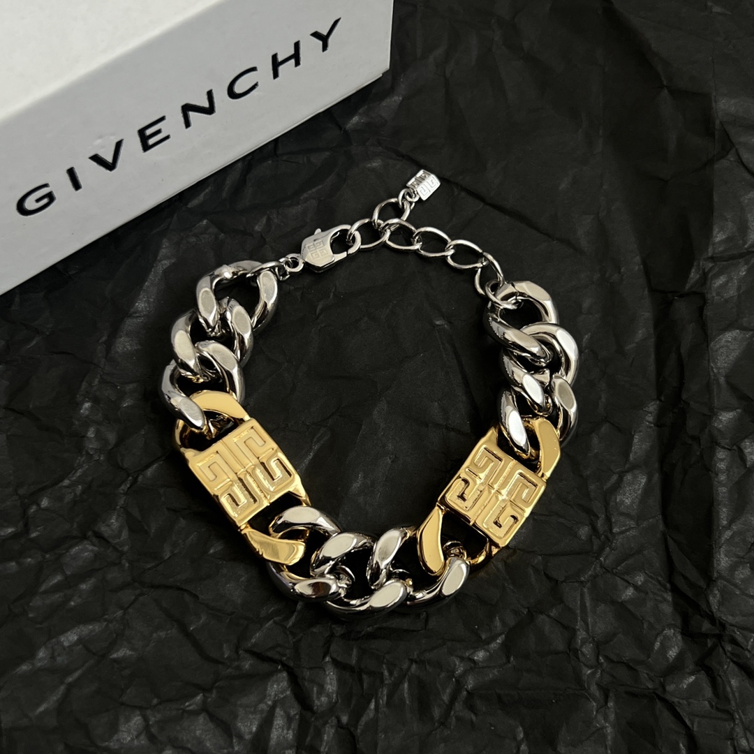 】Givenchy 纪梵希 手链，高端品质专柜同材质，独家实拍，采用金属材质手工组装出(G)形链环，呈现