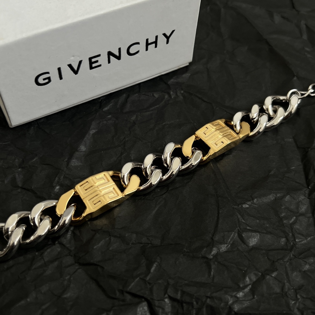 】Givenchy 纪梵希 手链，高端品质专柜同材质，独家实拍，采用金属材质手工组装出(G)形链环，呈现