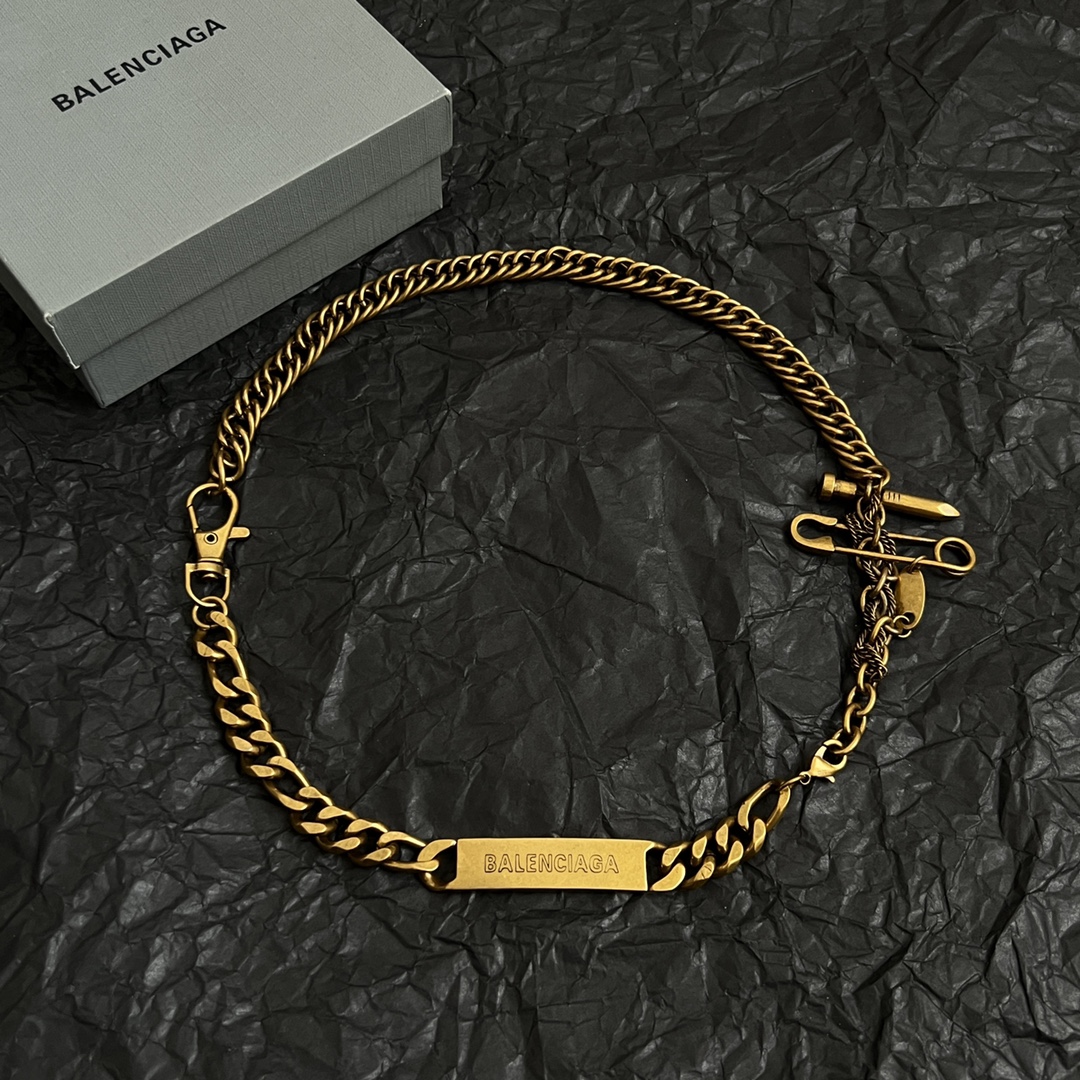 】巴黎世家 Balenciaga 项链/手链 两用 简单大方 大牌金质感饱满 ，搭配衣服超好看 ！