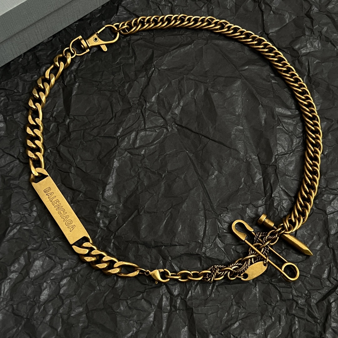 】巴黎世家 Balenciaga 项链/手链 两用 简单大方 大牌金质感饱满 ，搭配衣服超好看 ！