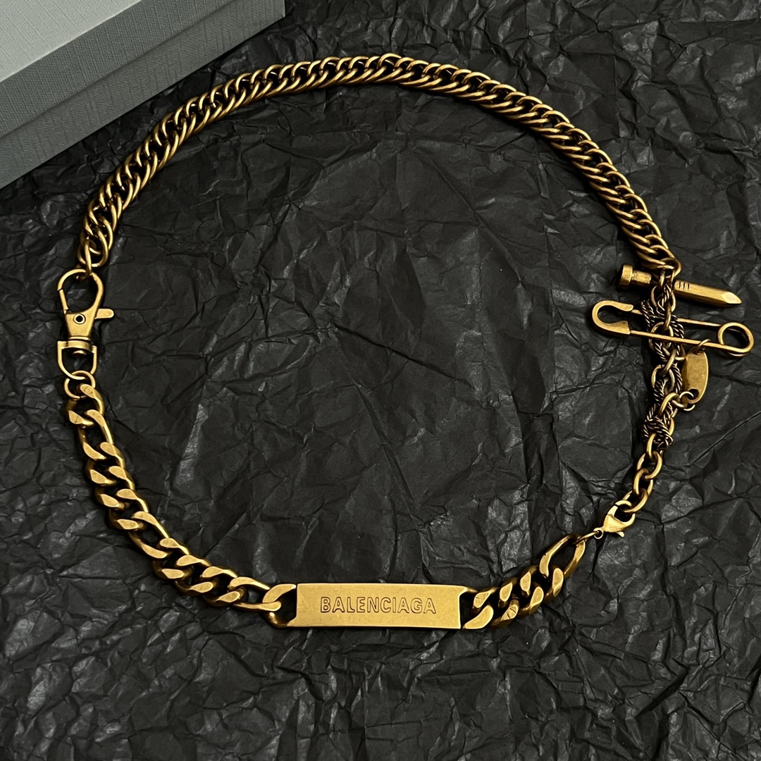 】巴黎世家 Balenciaga 项链/手链 两用 简单大方 大牌金质感饱满 ，搭配衣服超好看 ！