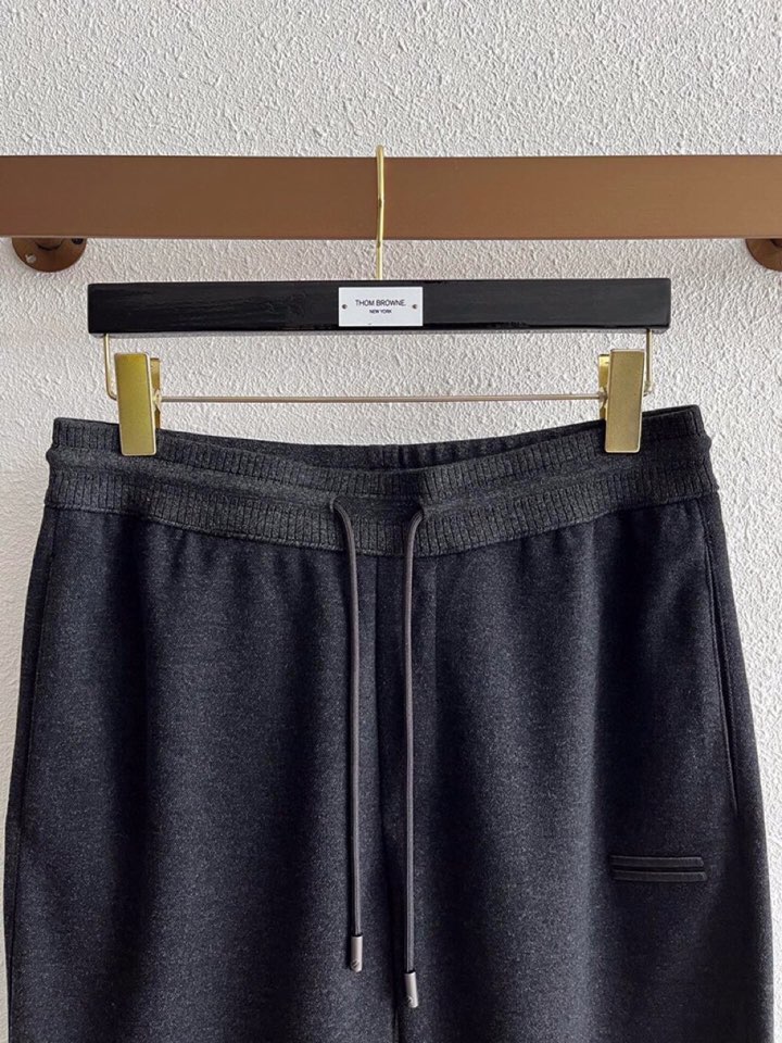 Ermenegildo Zegna 杰尼亚秋冬新款男士直筒运动裤，羊绒羊毛混纺面料休闲裤、三标齐、松紧腰