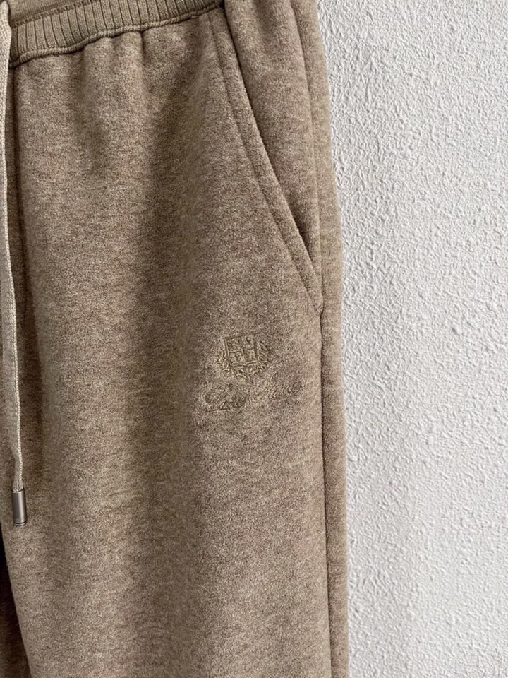 Loro Piana 诺悠翩雅lP🆕 秋冬保暖有型高密度毛巾面混纺松紧腰直脚休闲裤，经典百搭 标志刺绣的