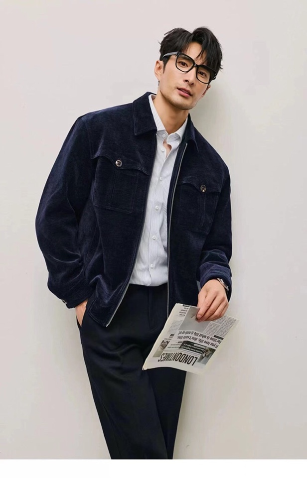 Loro Piana 诺悠翩雅lP🆕 新品休闲翻领夹克；二色齐发，兰色与咖色；复古港风灯蕊绒面料；贴肤细