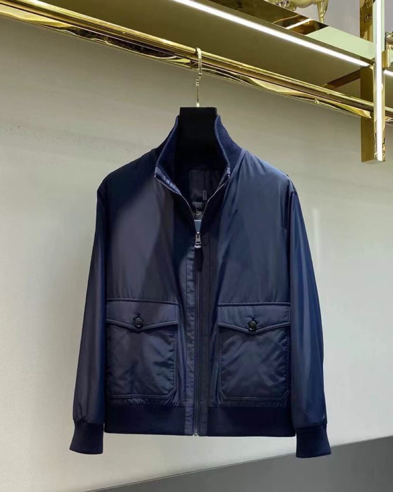 Loro Piana 诺悠翩雅lP🆕 秋冬新款爆款立领羽绒服；三色齐发；新国标90白鸭绒；轻盈保暖；简约