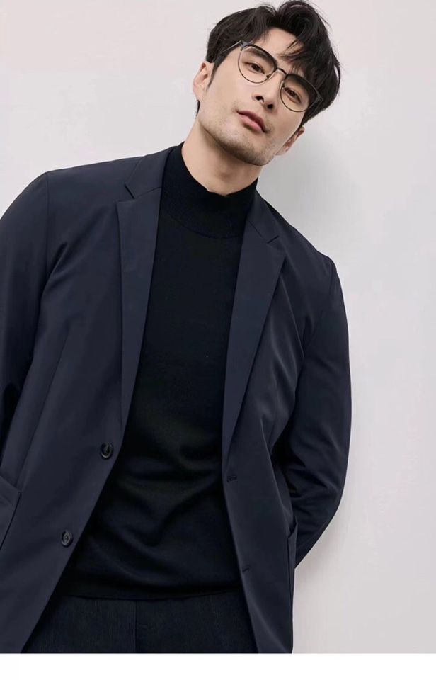 Armani 阿玛尼2025秋冬百搭休闲爆款轻溥鹅绒羽绒西装单西，二色齐发，蓝色与黑色；简约干净；轻盈保