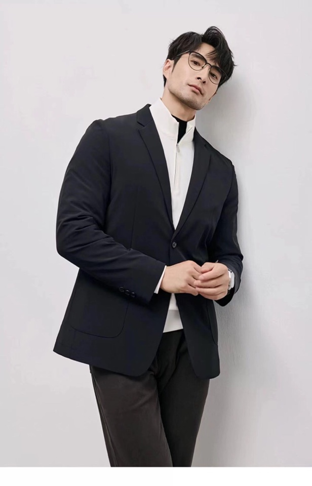 Armani 阿玛尼2025秋冬百搭休闲爆款轻溥鹅绒羽绒西装单西，二色齐发，蓝色与黑色；简约干净；轻盈保