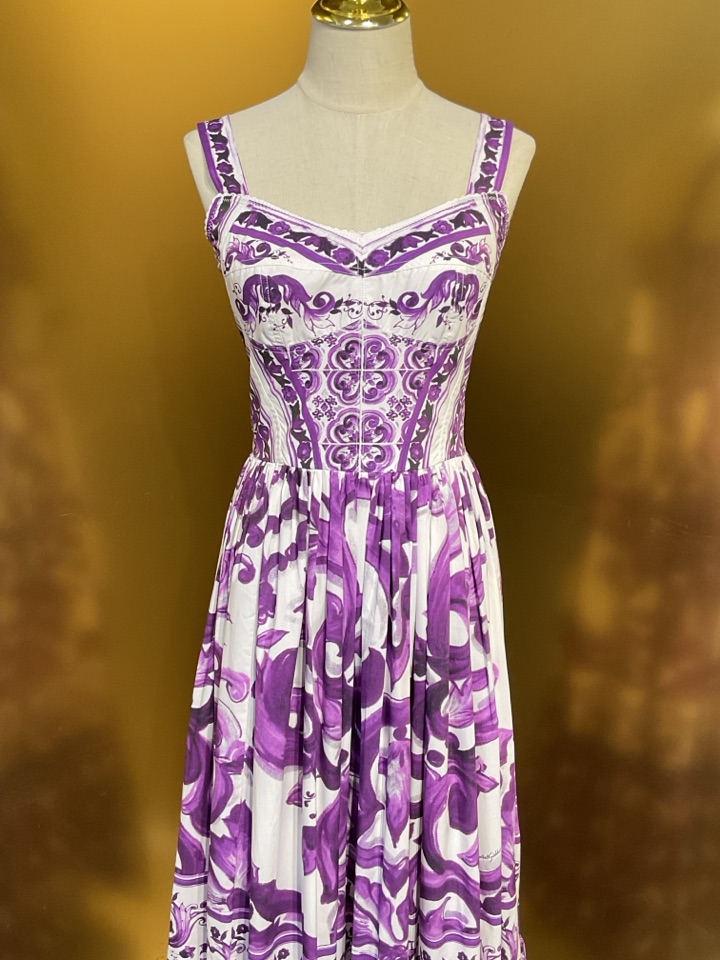 NO:816941,DG new style purple pottery glazed cotton corset with 5-meter large hem suspender dress smlxlxxl 228, Dolce & Gabbana-clothing, Dolce&Gabbana, skirts,19860909DG新款 紫陶釉棉布紧身胸杯5米大摆吊带连衣裙smlxlxxl 228款,杜嘉班纳-服装,Dolce&Gabbana,skirts,,Women's clothing