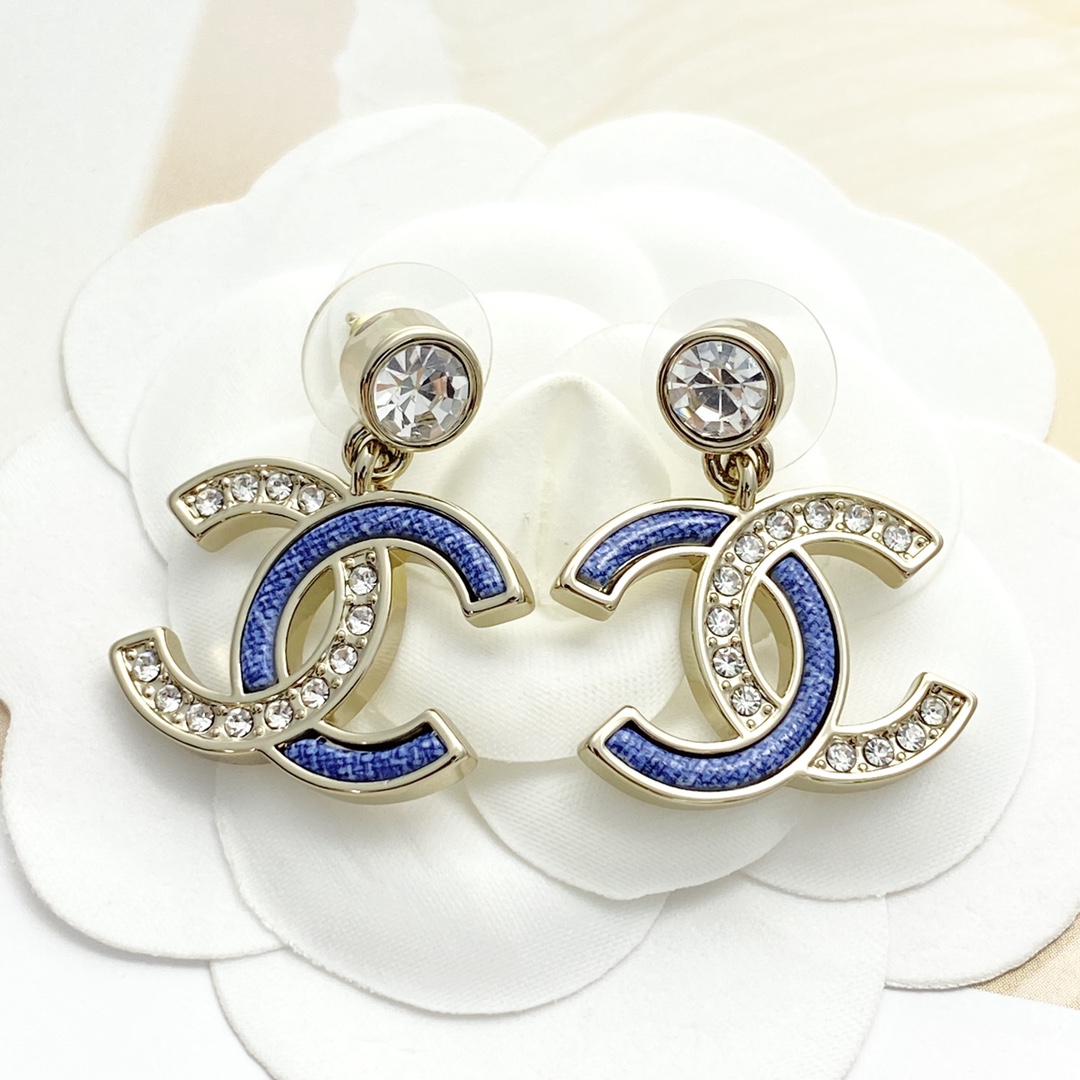 Chanel 香奈儿耳钉 款 爆上新 一致zp