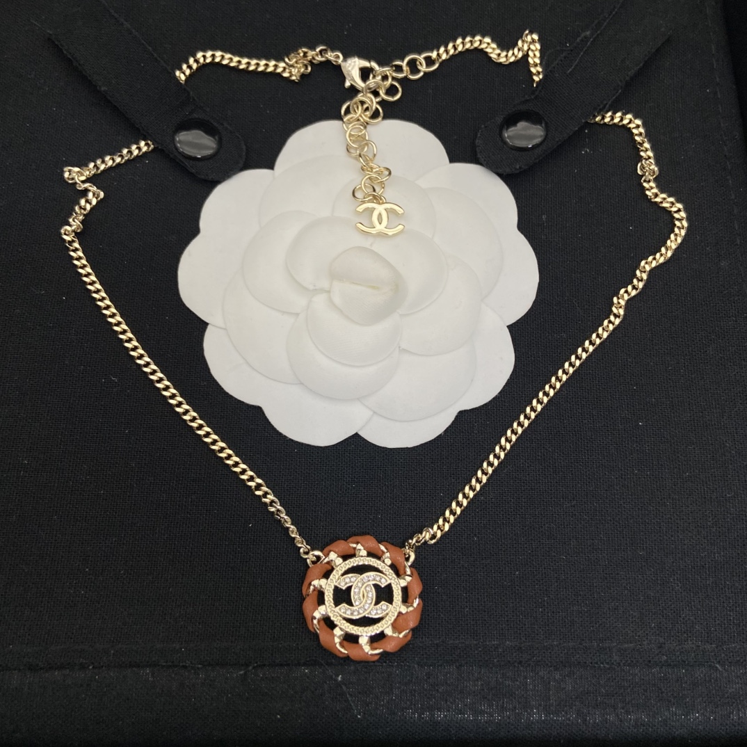 two ️⃣ color🦢 Chanel's new round leather necklace 🖤🧡Sweet Cool Style - Jewelry 3