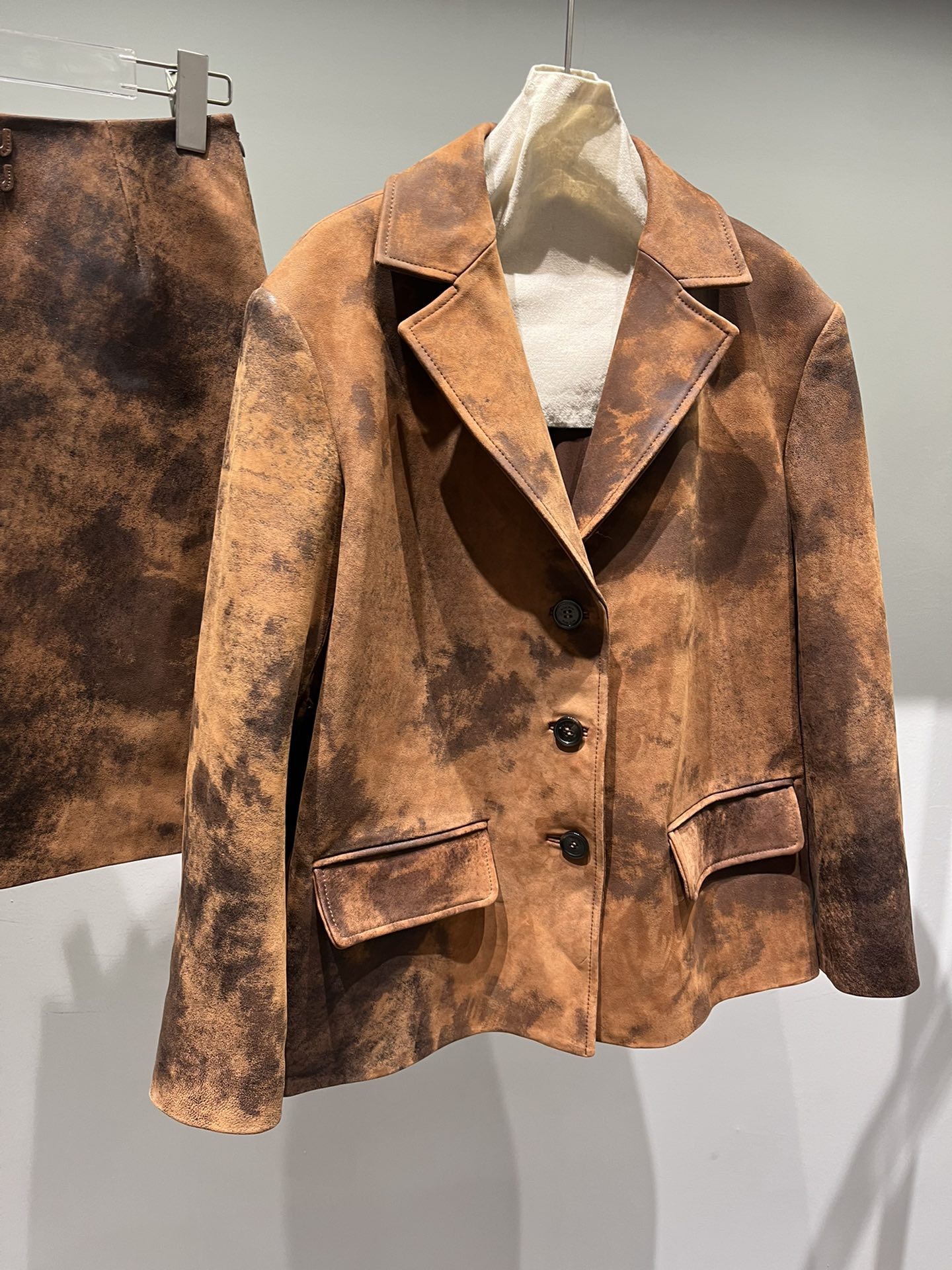 NO:677543,The frosted texture is very nice, light and soft, not heavy, Miu Miu-clothing,19860909磨砂纹理感非常赞,轻薄柔软,不是厚重的,缪缪-服装,,Women's clothing