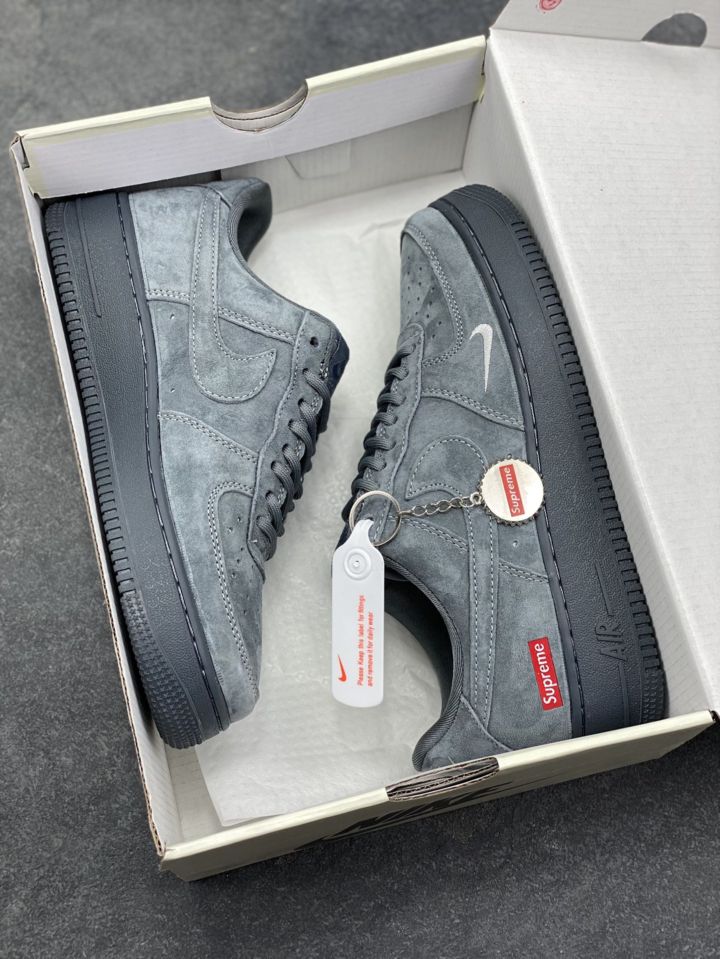 图片[9]-NIke Air Force 1 ‘07 Low 空军一号低帮 运动鞋 休闲鞋 折边针车 工艺难度大 原楦头原纸板 原装鞋盒 定制五金配件 内置全掌气垫 原厂鞋底 货号：DF0188-115 尺码：36 36.5 37.5 38 38.5 39 40 40.5 41 42 42.5 43 44 44.5 45-选品中心