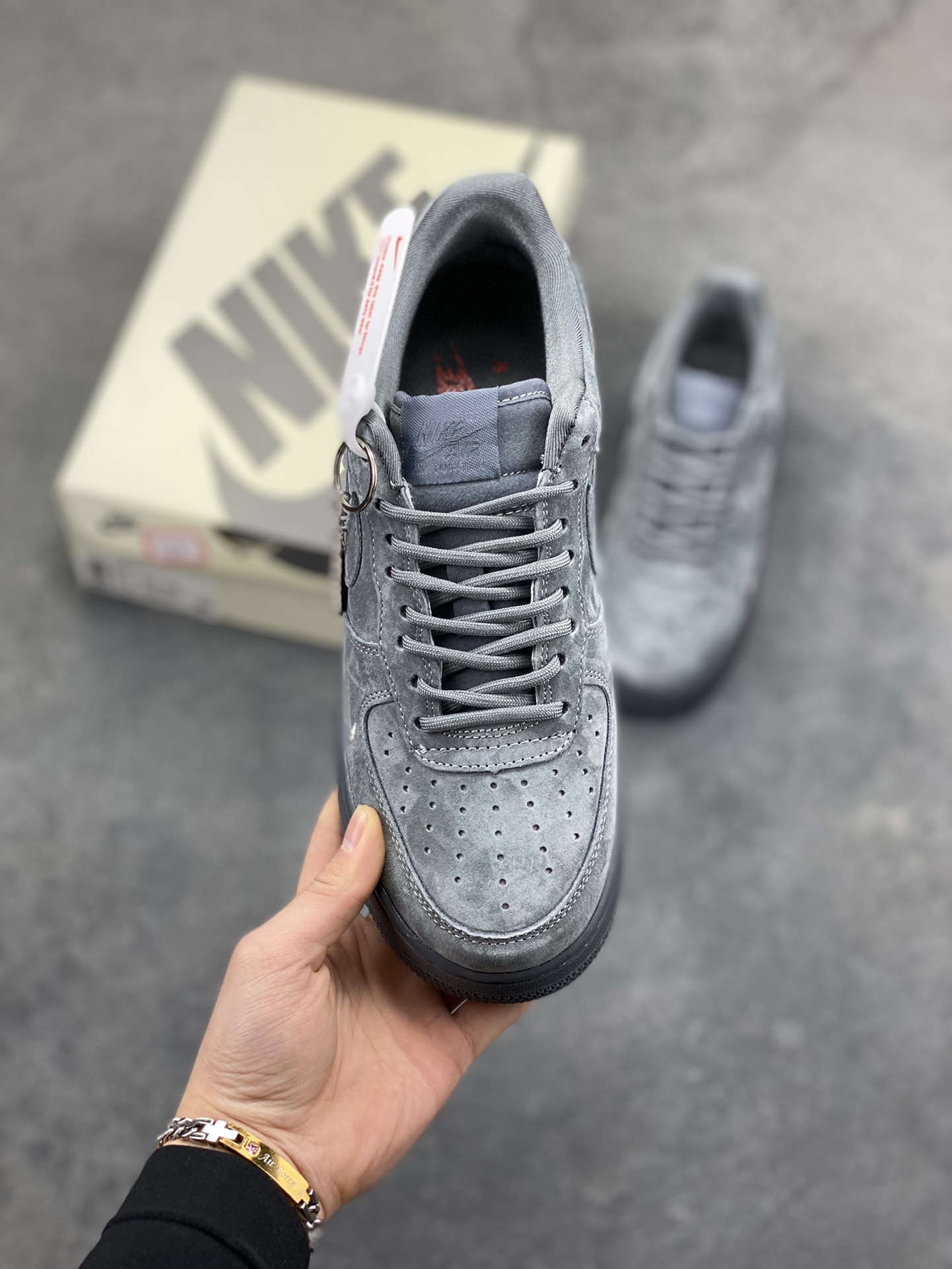 图片[2]-NIke Air Force 1 ‘07 Low 空军一号低帮 运动鞋 休闲鞋 折边针车 工艺难度大 原楦头原纸板 原装鞋盒 定制五金配件 内置全掌气垫 原厂鞋底 货号：DF0188-115 尺码：36 36.5 37.5 38 38.5 39 40 40.5 41 42 42.5 43 44 44.5 45-选品中心
