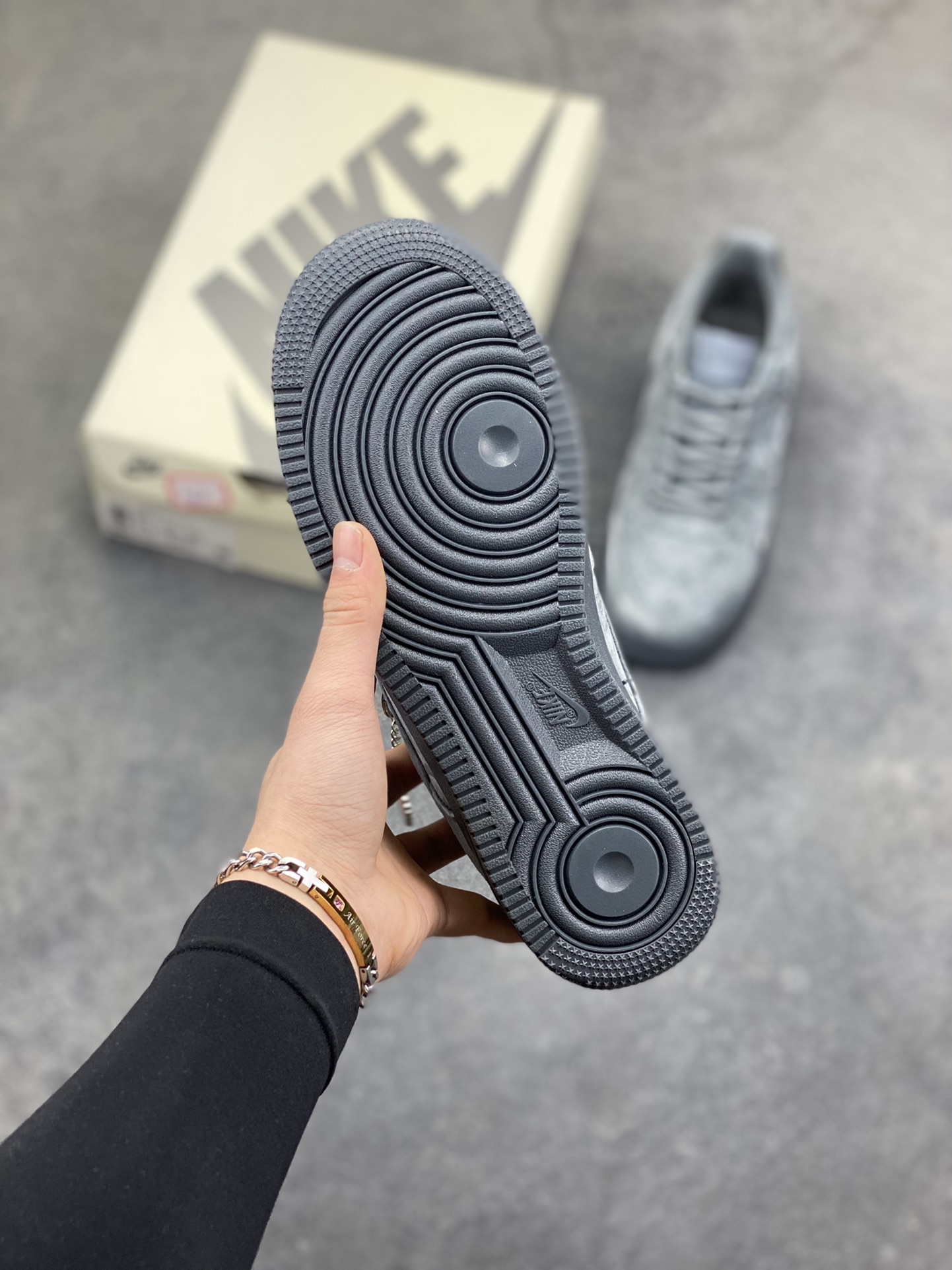 图片[5]-NIke Air Force 1 ‘07 Low 空军一号低帮 运动鞋 休闲鞋 折边针车 工艺难度大 原楦头原纸板 原装鞋盒 定制五金配件 内置全掌气垫 原厂鞋底 货号：DF0188-115 尺码：36 36.5 37.5 38 38.5 39 40 40.5 41 42 42.5 43 44 44.5 45-选品中心