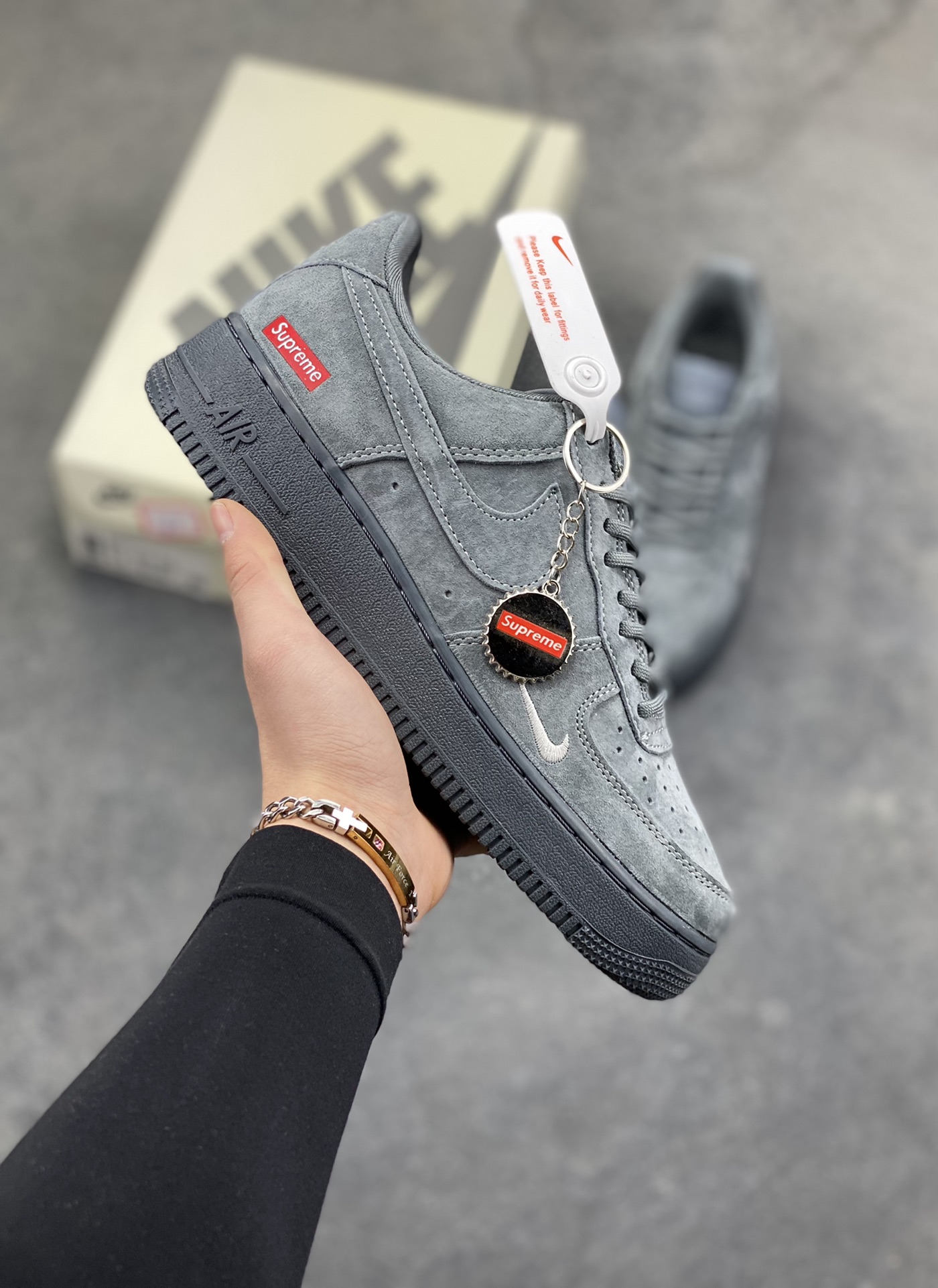 NIke Air Force 1 ‘07 Low 空军一号低帮 运动鞋 休闲鞋 折边针车 工艺难度大 原楦头原纸板 原装鞋盒 定制五金配件 内置全掌气垫 原厂鞋底 货号：DF0188-115 尺码：36 36.5 37.5 38 38.5 39 40 40.5 41 42 42.5 43 44 44.5 45-选品中心