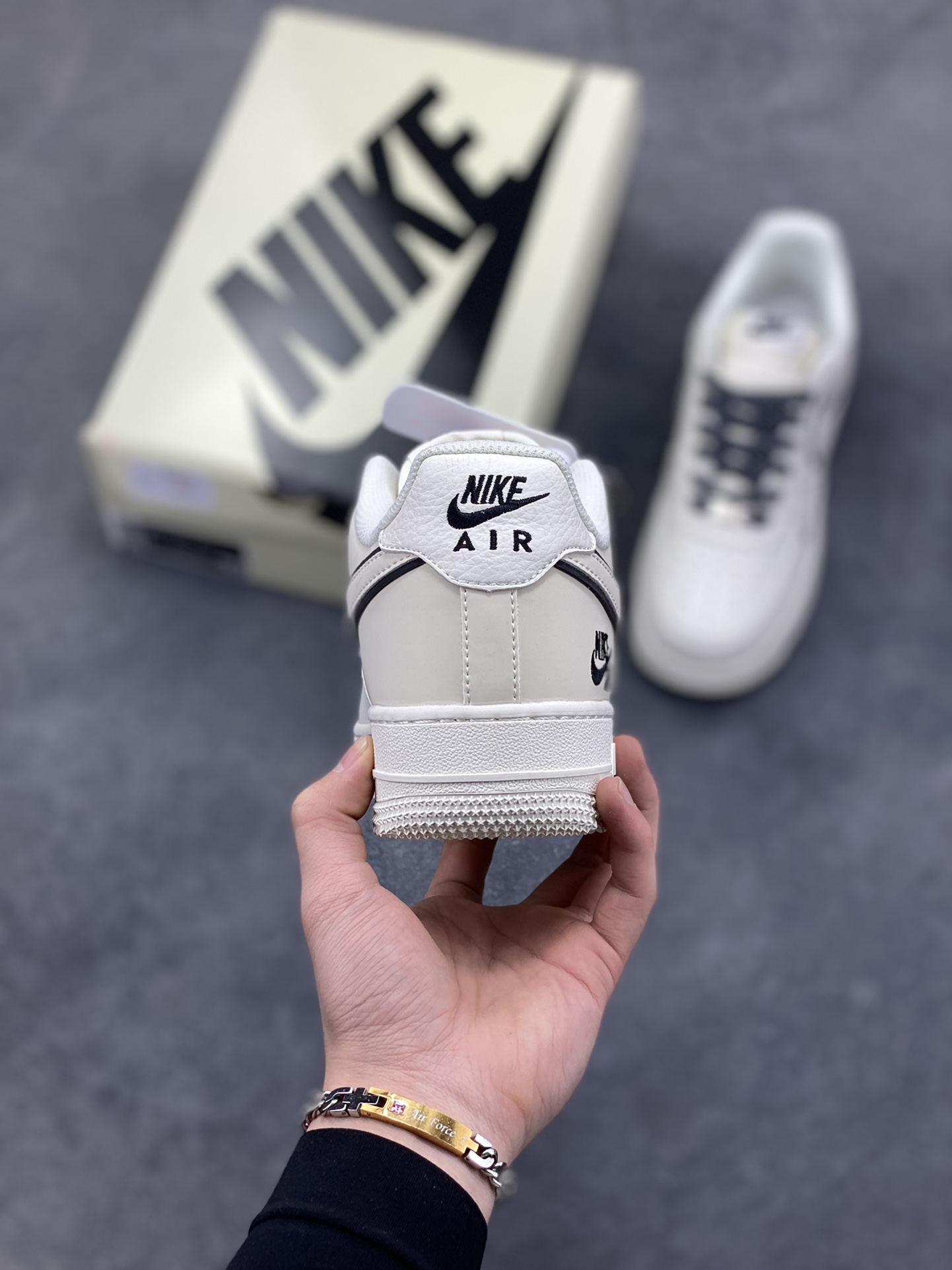 图片[4]-Nike Air Force 1 Low 原楦头原纸板 打造纯正空军版型 专注外贸渠道 全掌内置蜂窝气垫 原盒配件 原厂中底钢印、拉帮完美 货号： CS5288-051 尺码： 36 36.5 37.5 38 38.5 39 40 40.5 41 42 42.5 43 44 45\”},\”targetAlbum\”：{\”openPayment\”：false,\”vipState\”：1,\”id\”：\”_dSFDjXHMv0mKQtBbtIAOElfYwAx1svKApmA-选品中心