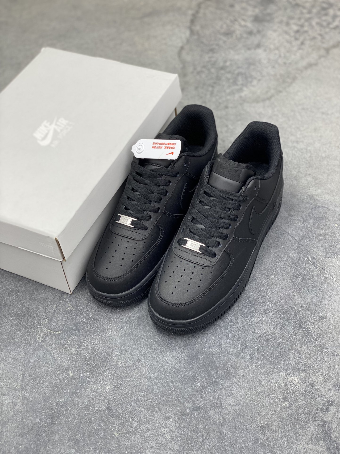 图片[8]-NIke Air Force 1 ‘07 Low 空军一号低帮 运动鞋 休闲鞋 折边针车 工艺难度大 原楦头原纸板 原装鞋盒 定制五金配件 内置全掌气垫 原厂鞋底 货号：CW2288-001 尺码：36 36.5 37.5 38 38.5 39 40 40.5 41 42 42.5 43 44 44.5 45-选品中心