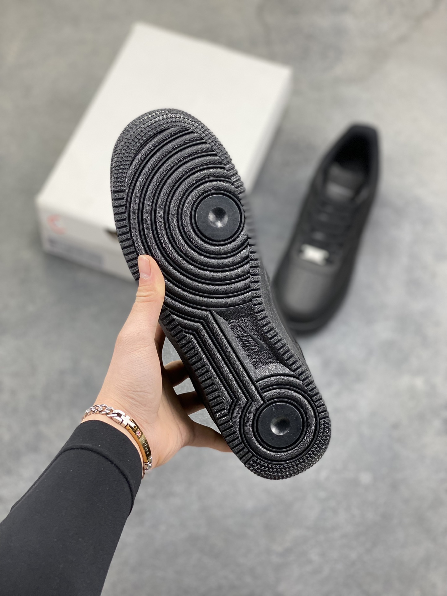 图片[5]-NIke Air Force 1 ‘07 Low 空军一号低帮 运动鞋 休闲鞋 折边针车 工艺难度大 原楦头原纸板 原装鞋盒 定制五金配件 内置全掌气垫 原厂鞋底 货号：CW2288-001 尺码：36 36.5 37.5 38 38.5 39 40 40.5 41 42 42.5 43 44 44.5 45-选品中心