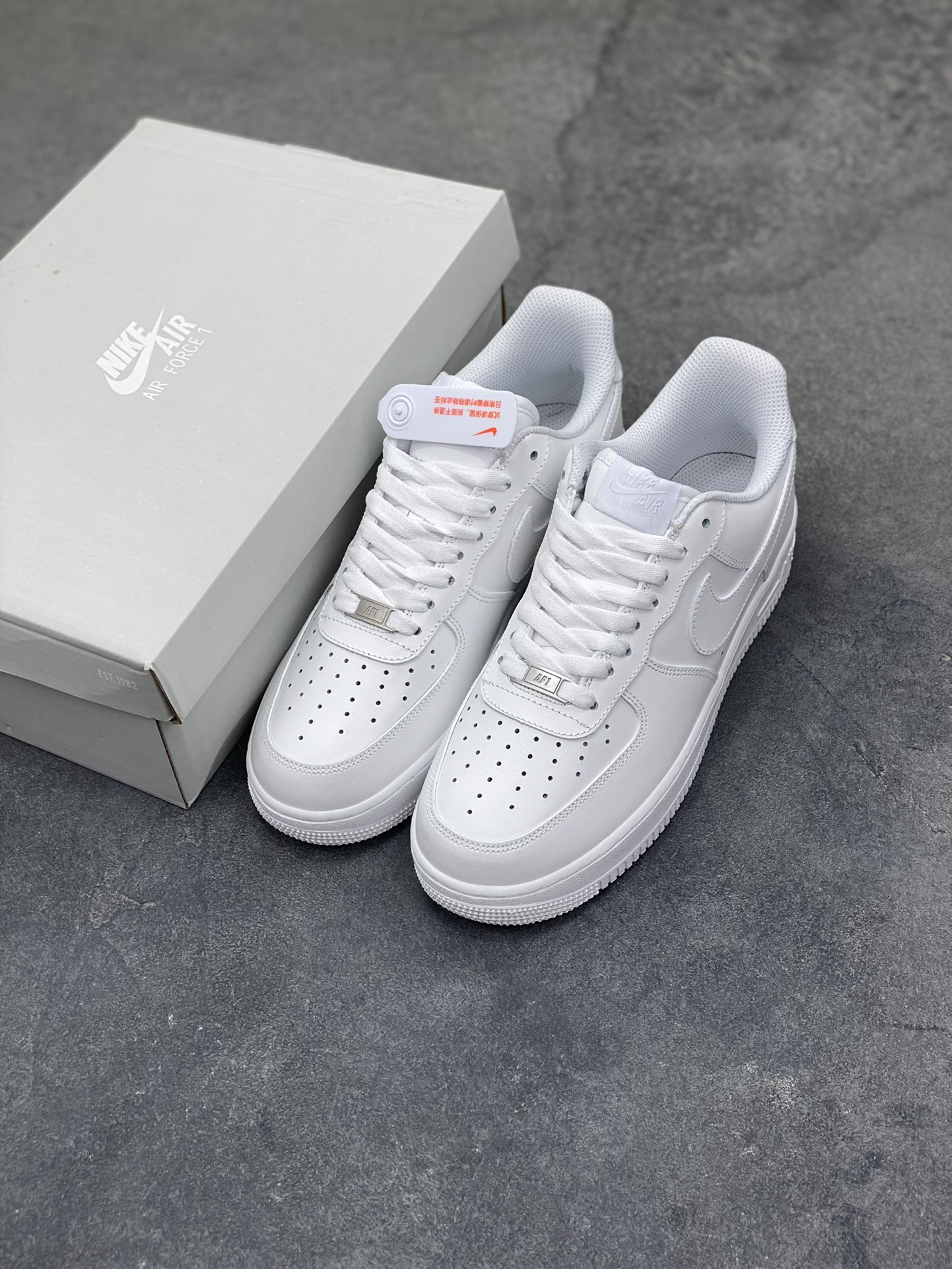 图片[8]-NIke Air Force 1 ‘07 Low 空军一号低帮 运动鞋 休闲鞋 折边针车 工艺难度大 原楦头原纸板 原装鞋盒 定制五金配件 内置全掌气垫 原厂鞋底 货号：CW2288-111 尺码：36 36.5 37.5 38 38.5 39 40 40.5 41 42 42.5 43 44 44.5 45-选品中心