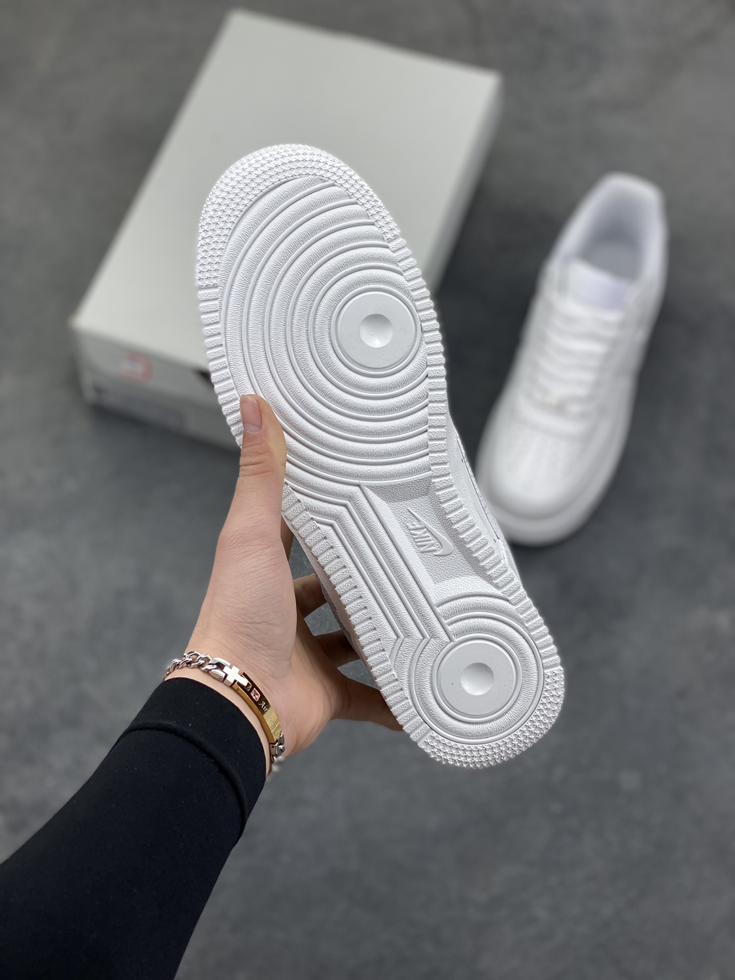 图片[5]-NIke Air Force 1 ‘07 Low 空军一号低帮 运动鞋 休闲鞋 折边针车 工艺难度大 原楦头原纸板 原装鞋盒 定制五金配件 内置全掌气垫 原厂鞋底 货号：CW2288-111 尺码：36 36.5 37.5 38 38.5 39 40 40.5 41 42 42.5 43 44 44.5 45-选品中心