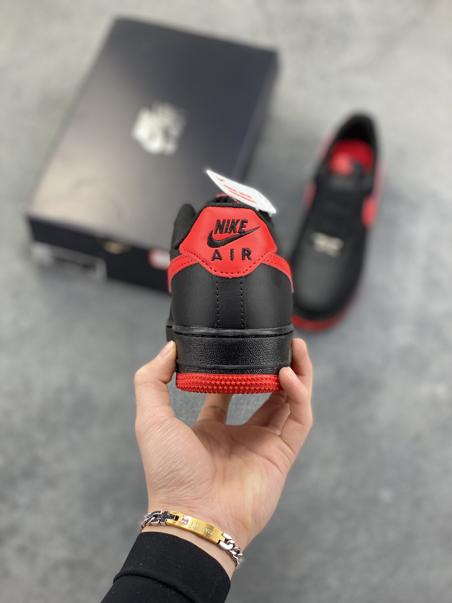 图片[4]-NIke Air Force 1 ‘07 Low 空军一号低帮 运动鞋 休闲鞋 折边针车 工艺难度大 原楦头原纸板 原装鞋盒 定制五金配件 内置全掌气垫 原厂鞋底 货号：FJ4146-002 尺码：36 36.5 37.5 38 38.5 39 40 40.5 41 42 42.5 43 44 44.5 45-选品中心