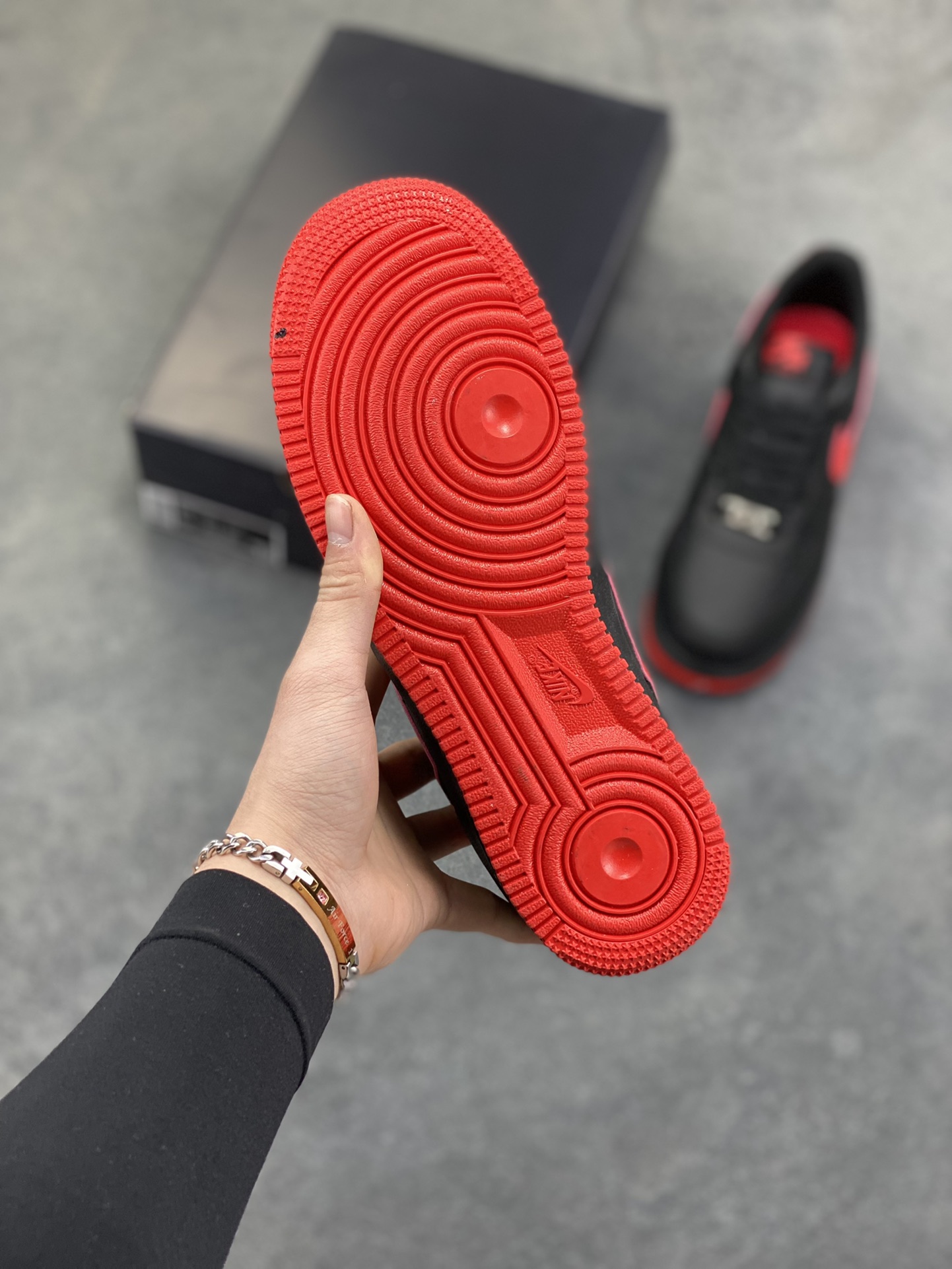 图片[5]-NIke Air Force 1 ‘07 Low 空军一号低帮 运动鞋 休闲鞋 折边针车 工艺难度大 原楦头原纸板 原装鞋盒 定制五金配件 内置全掌气垫 原厂鞋底 货号：FJ4146-002 尺码：36 36.5 37.5 38 38.5 39 40 40.5 41 42 42.5 43 44 44.5 45-选品中心
