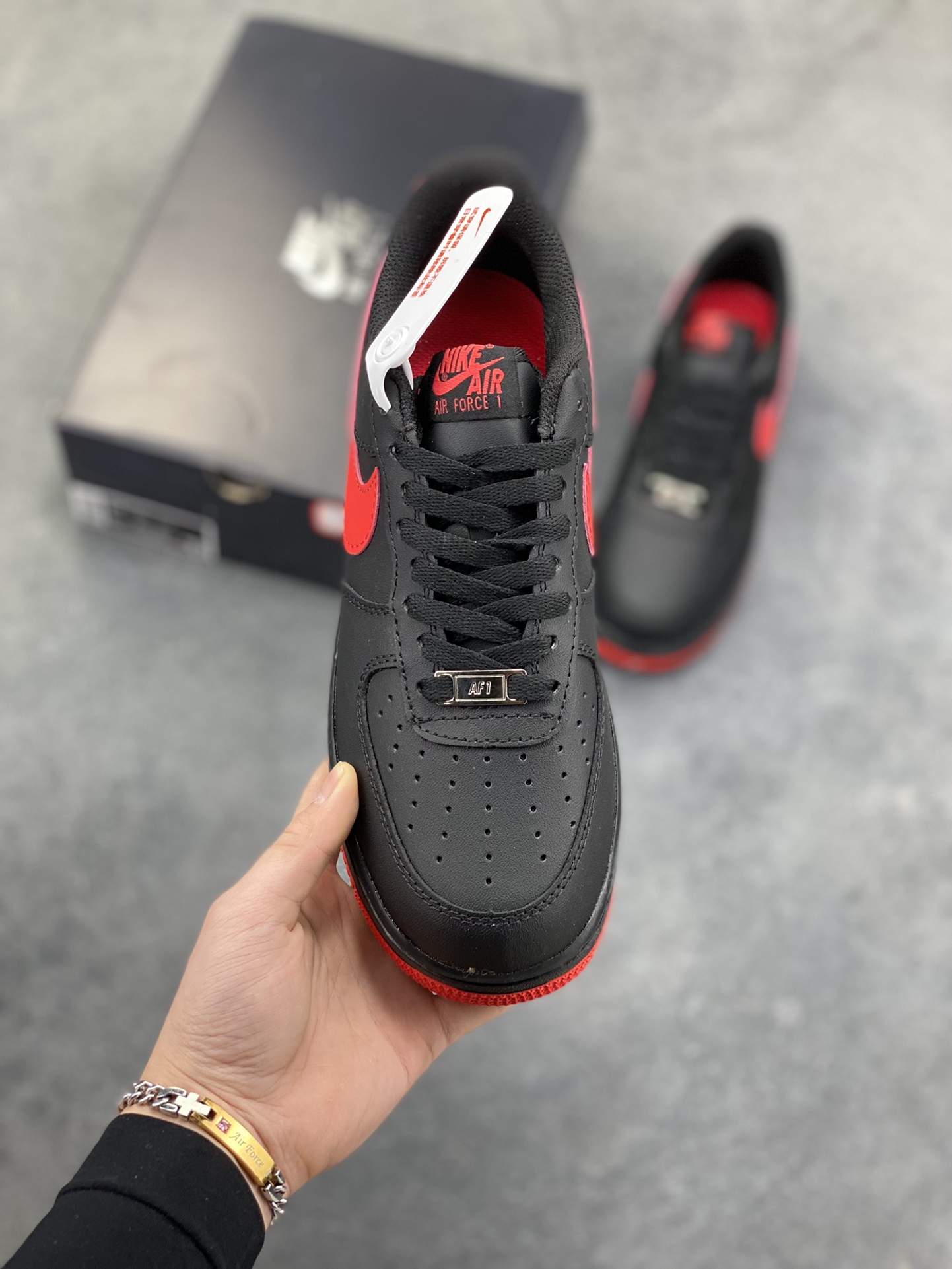 图片[2]-NIke Air Force 1 ‘07 Low 空军一号低帮 运动鞋 休闲鞋 折边针车 工艺难度大 原楦头原纸板 原装鞋盒 定制五金配件 内置全掌气垫 原厂鞋底 货号：FJ4146-002 尺码：36 36.5 37.5 38 38.5 39 40 40.5 41 42 42.5 43 44 44.5 45-选品中心