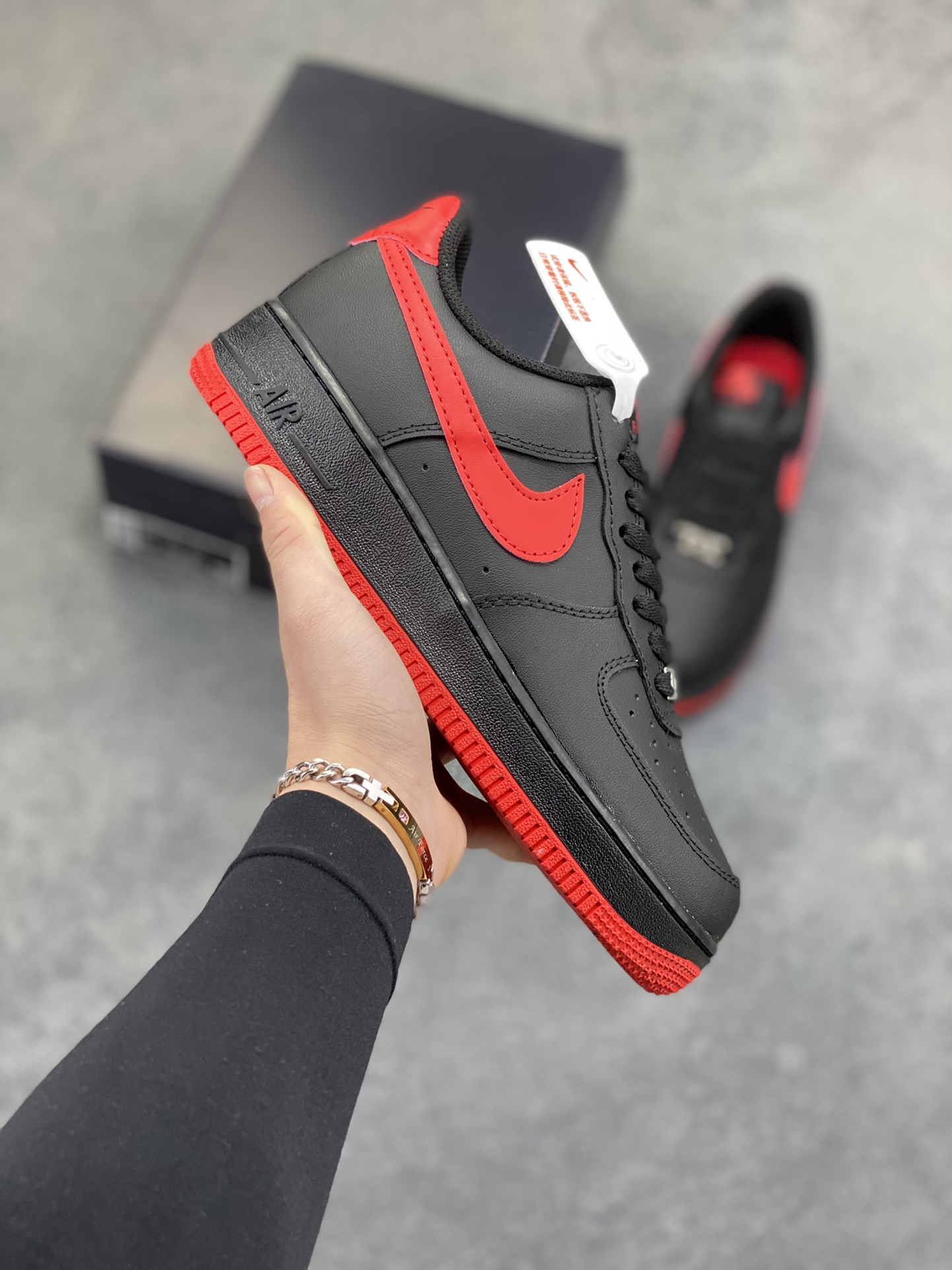 NIke Air Force 1 ‘07 Low 空军一号低帮 运动鞋 休闲鞋 折边针车 工艺难度大 原楦头原纸板 原装鞋盒 定制五金配件 内置全掌气垫 原厂鞋底 货号：FJ4146-002 尺码：36 36.5 37.5 38 38.5 39 40 40.5 41 42 42.5 43 44 44.5 45-选品中心
