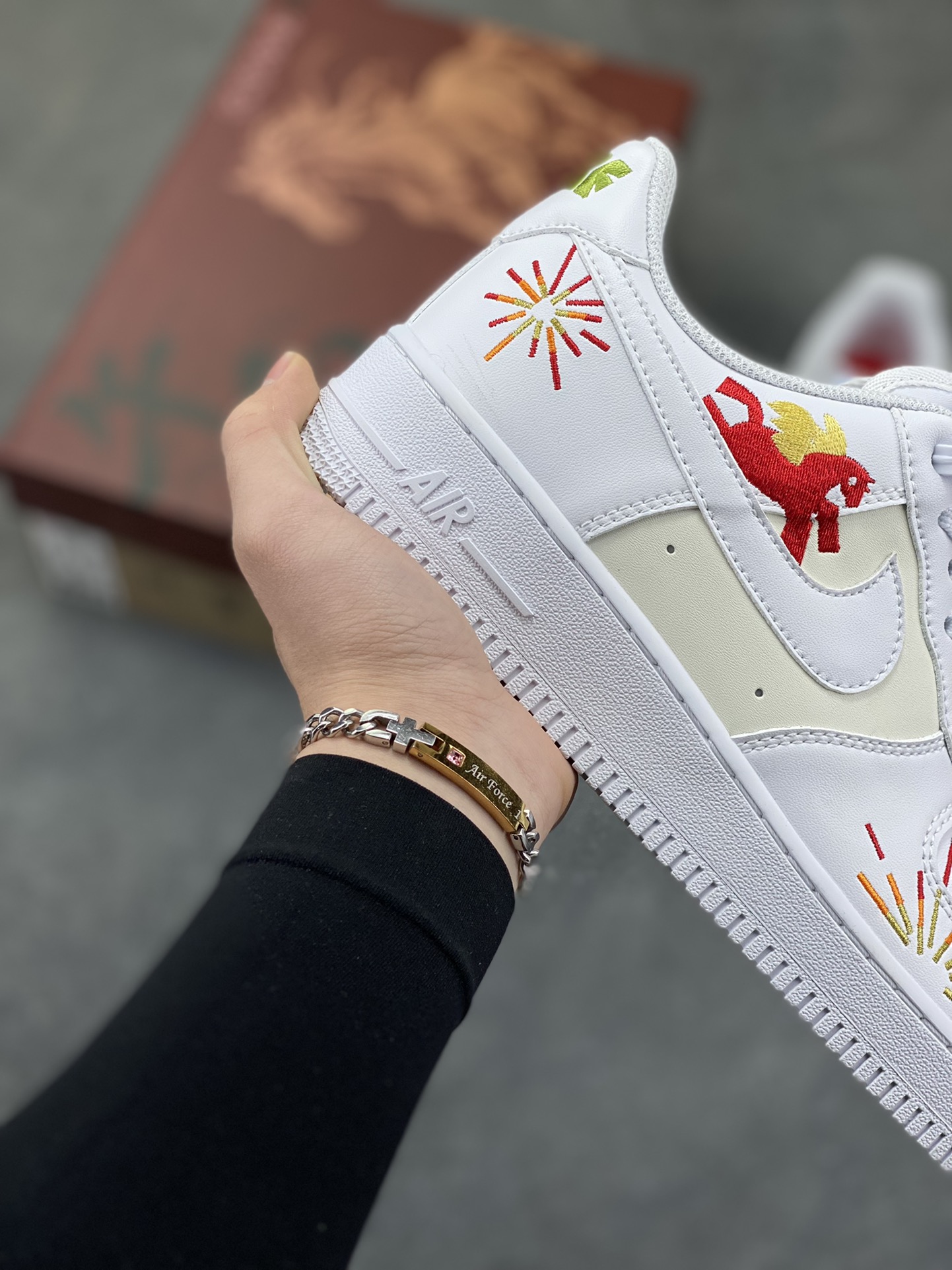 图片[6]-NIke Air Force 1 ‘07 Low 空军一号低帮 运动鞋 休闲鞋 折边针车 工艺难度大 原楦头原纸板 原装鞋盒 定制五金配件 内置全掌气垫 原厂鞋底 货号：IQ1133-111 尺码：36 36.5 37.5 38 38.5 39 40 40.5 41 42 42.5 43 44 44.5 45-选品中心