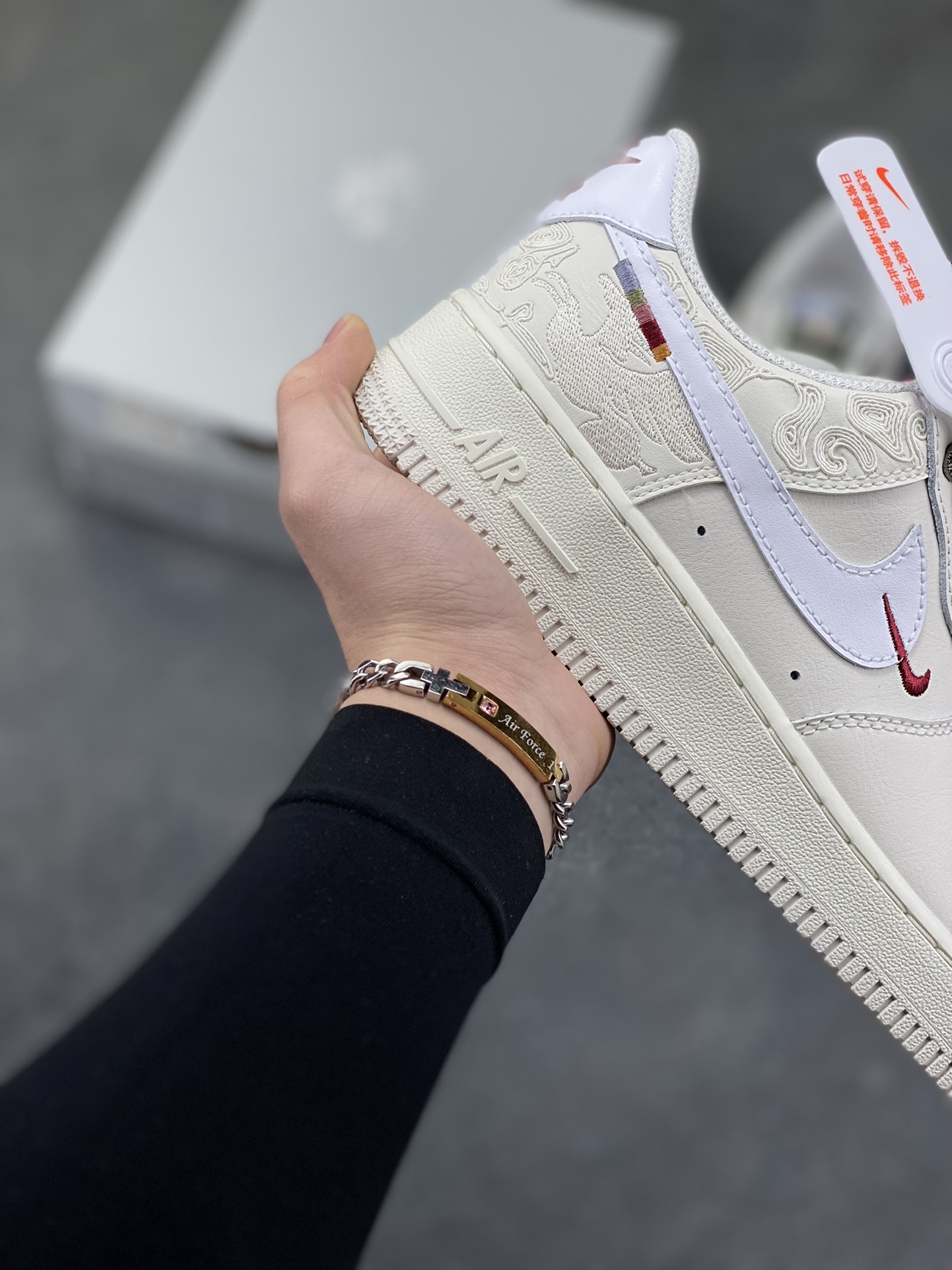 图片[6]-NIke Air Force 1 ‘07 Low 空军一号低帮 运动鞋 休闲鞋 折边针车 工艺难度大 原楦头原纸板 原装鞋盒 定制五金配件 内置全掌气垫 原厂鞋底 货号：IQ1119-011 尺码：36 36.5 37.5 38 38.5 39 40 40.5 41 42 42.5 43 44 44.5 45-选品中心