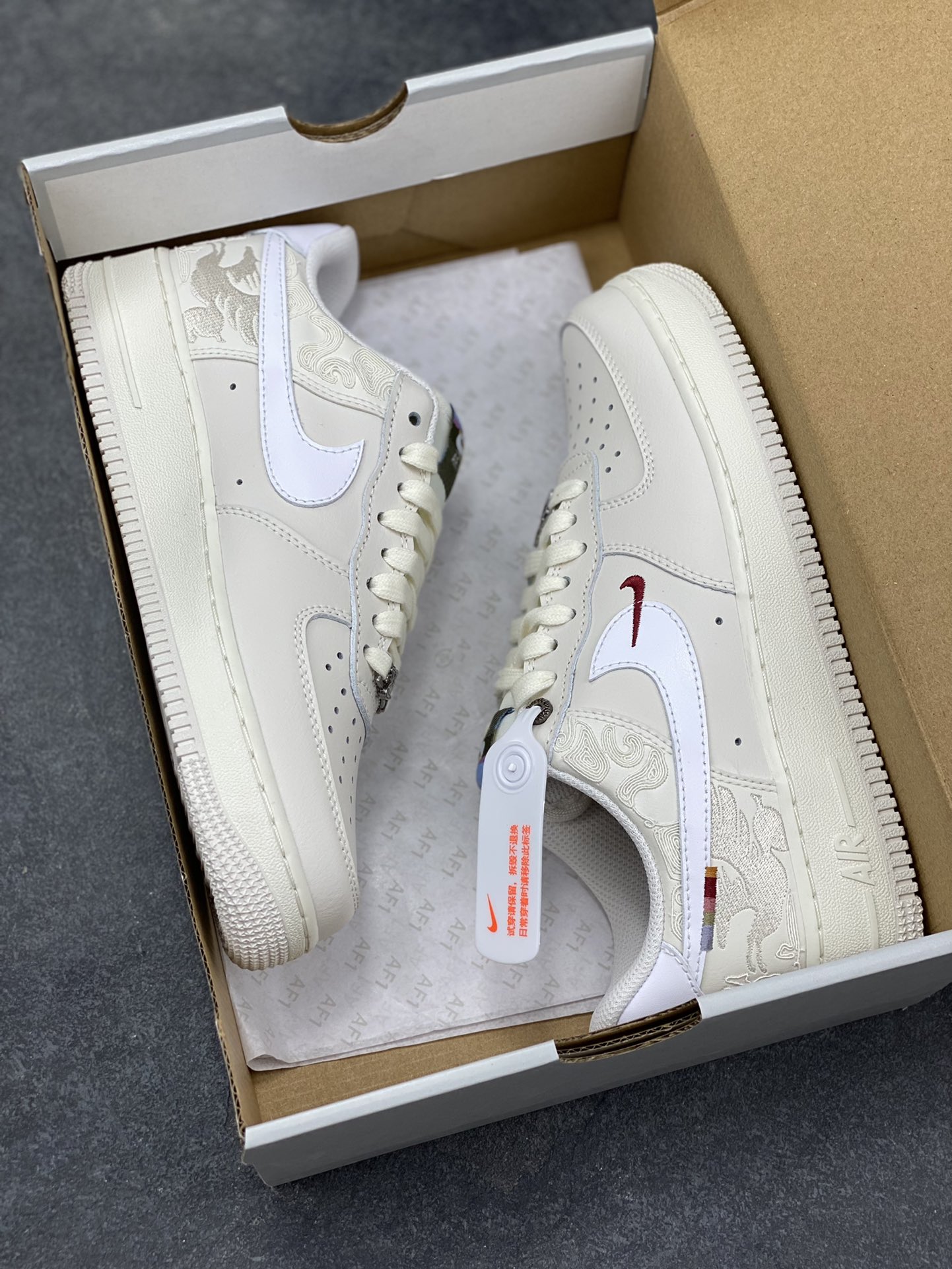 图片[9]-NIke Air Force 1 ‘07 Low 空军一号低帮 运动鞋 休闲鞋 折边针车 工艺难度大 原楦头原纸板 原装鞋盒 定制五金配件 内置全掌气垫 原厂鞋底 货号：IQ1119-011 尺码：36 36.5 37.5 38 38.5 39 40 40.5 41 42 42.5 43 44 44.5 45-选品中心