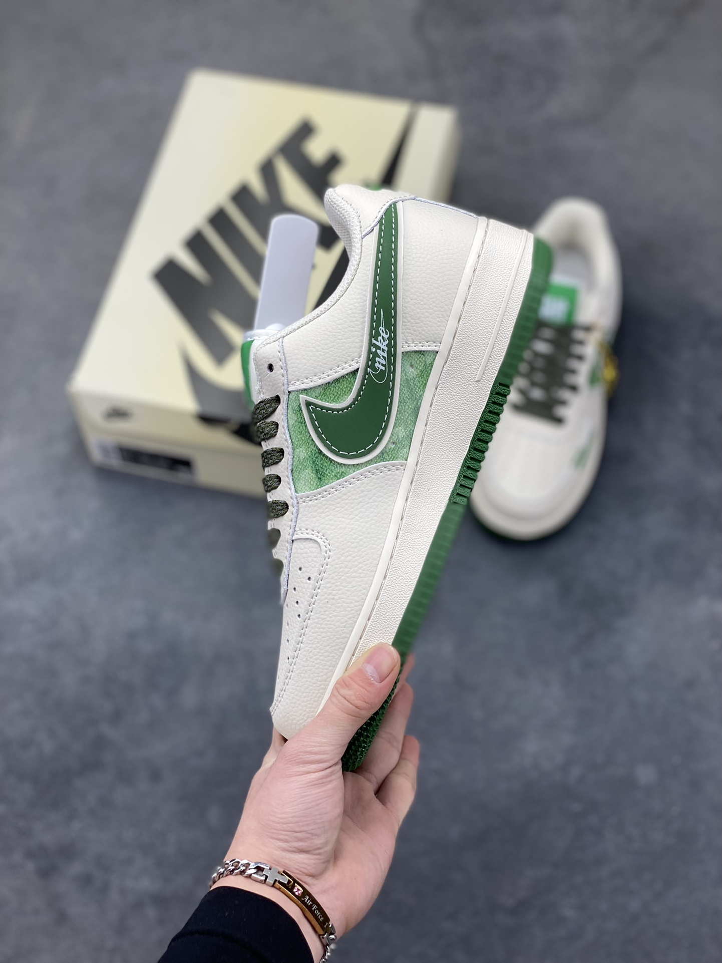 图片[3]-NIke Air Force 1 ‘07 Low 空军一号低帮 运动鞋 休闲鞋 折边针车 工艺难度大 原楦头原纸板 原装鞋盒 定制五金配件 内置全掌气垫 原厂鞋底 货号：XY2025-005 尺码：36 36.5 37.5 38 38.5 39 40 40.5 41 42 42.5 43 44 44.5 45-选品中心