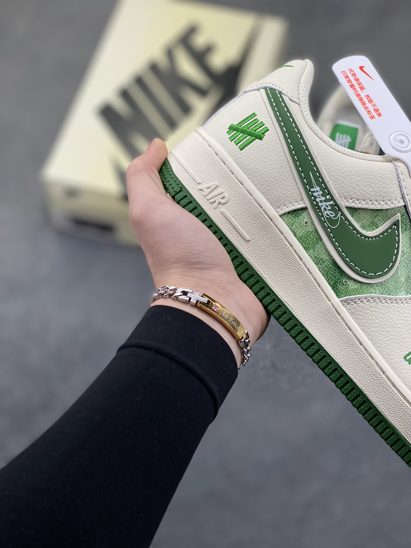 图片[6]-NIke Air Force 1 ‘07 Low 空军一号低帮 运动鞋 休闲鞋 折边针车 工艺难度大 原楦头原纸板 原装鞋盒 定制五金配件 内置全掌气垫 原厂鞋底 货号：XY2025-005 尺码：36 36.5 37.5 38 38.5 39 40 40.5 41 42 42.5 43 44 44.5 45-选品中心