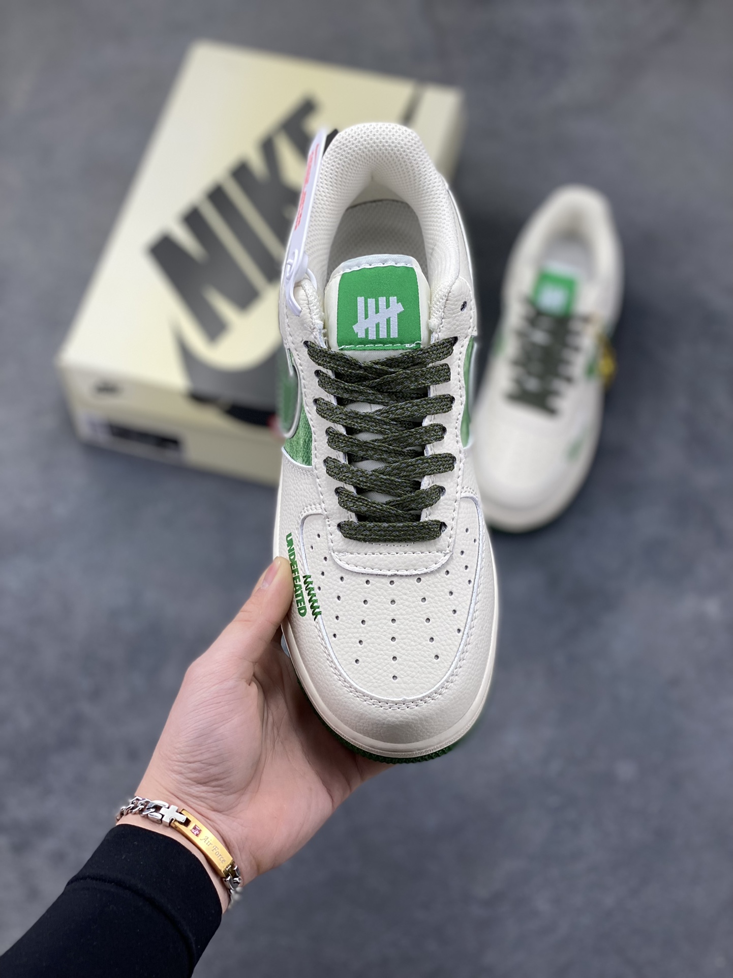 图片[2]-NIke Air Force 1 ‘07 Low 空军一号低帮 运动鞋 休闲鞋 折边针车 工艺难度大 原楦头原纸板 原装鞋盒 定制五金配件 内置全掌气垫 原厂鞋底 货号：XY2025-005 尺码：36 36.5 37.5 38 38.5 39 40 40.5 41 42 42.5 43 44 44.5 45-选品中心