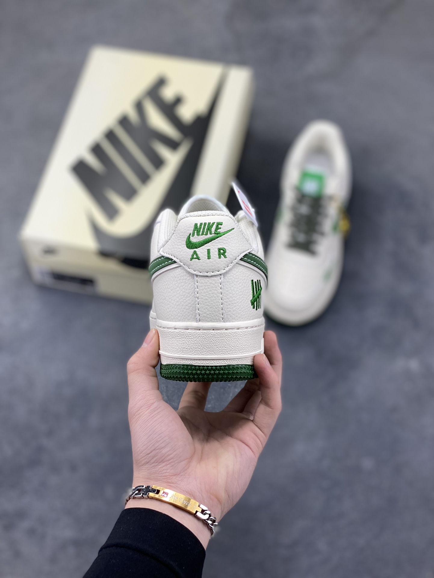 图片[4]-NIke Air Force 1 ‘07 Low 空军一号低帮 运动鞋 休闲鞋 折边针车 工艺难度大 原楦头原纸板 原装鞋盒 定制五金配件 内置全掌气垫 原厂鞋底 货号：XY2025-005 尺码：36 36.5 37.5 38 38.5 39 40 40.5 41 42 42.5 43 44 44.5 45-选品中心