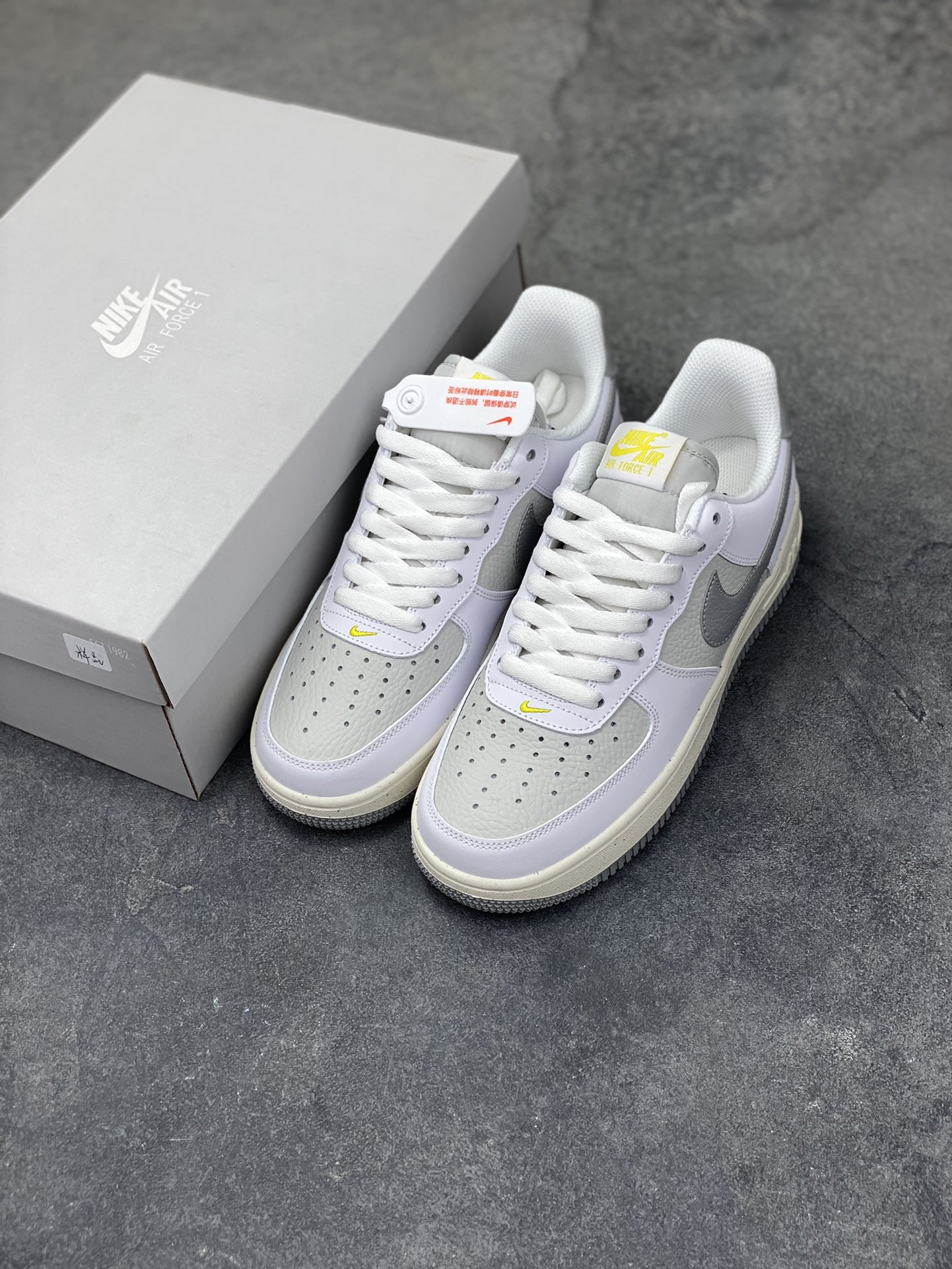 图片[8]-NIke Air Force 1 ‘07 Low 空军一号低帮 运动鞋 休闲鞋 折边针车 工艺难度大 原楦头原纸板 原装鞋盒 定制五金配件 内置全掌气垫 原厂鞋底 货号：FZ4620-100 尺码：36 36.5 37.5 38 38.5 39 40 40.5 41 42 42.5 43 44 44.5 45-选品中心