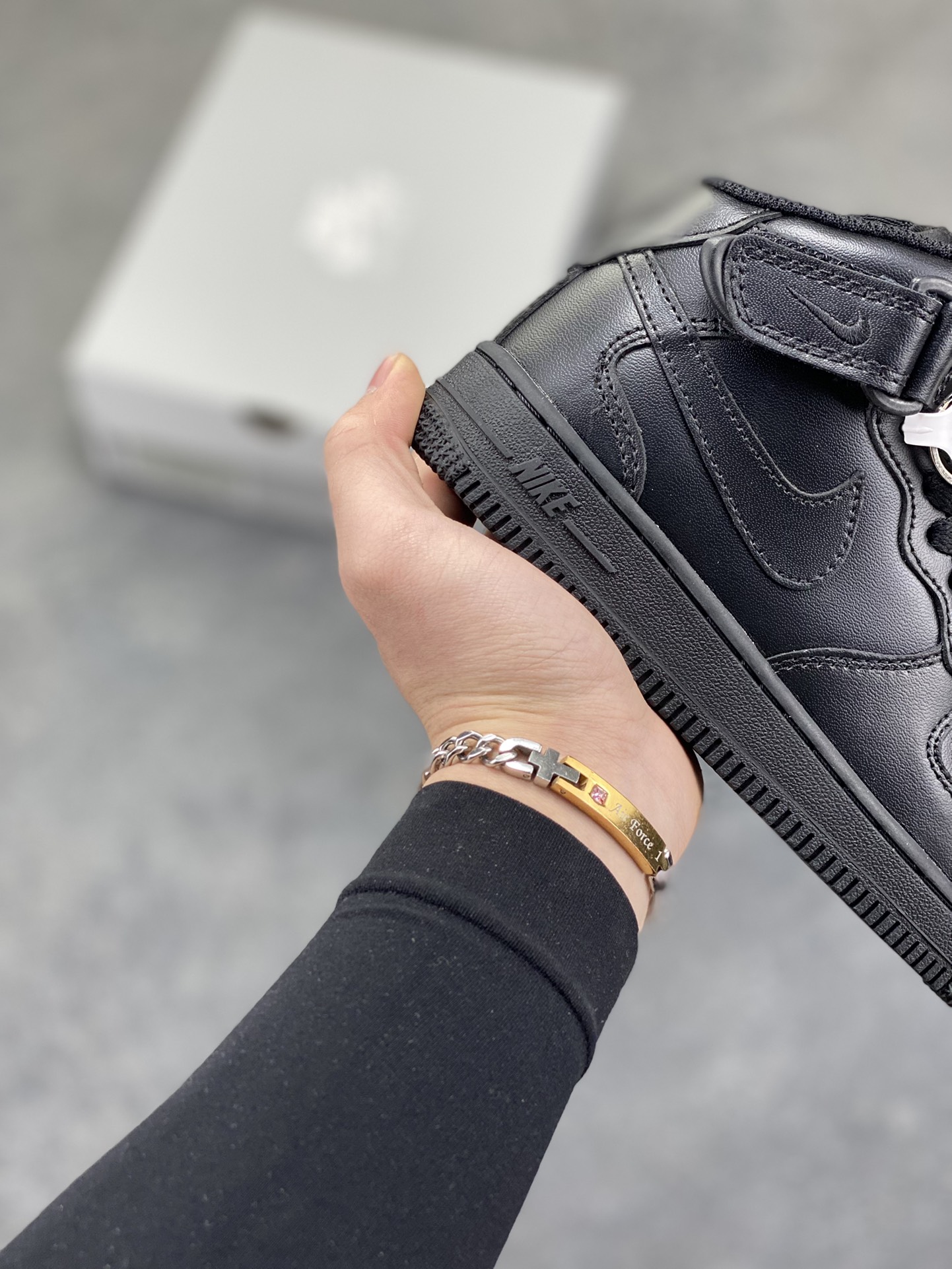图片[6]-福利特价 Nike AIR FORCE 1 LE (PS)空军一号低帮百搭休闲运动板鞋。柔软、弹性十足的缓震性能和出色的中底设计，横跨复古与现代的外型结合，造就出风靡全球三十多年的Force 1。 货号：315123-001 尺码：25 26 27.5 28 29.5 30 31 32 33.5 34 35-选品中心