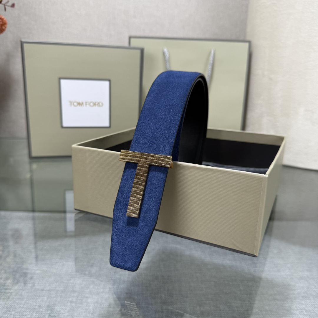 汤姆福特最新网红爆款双面头层牛皮专柜同步3.8宽新款上市了，原版牛皮，搭配铜扣，优雅，大方用的方便。谢谢