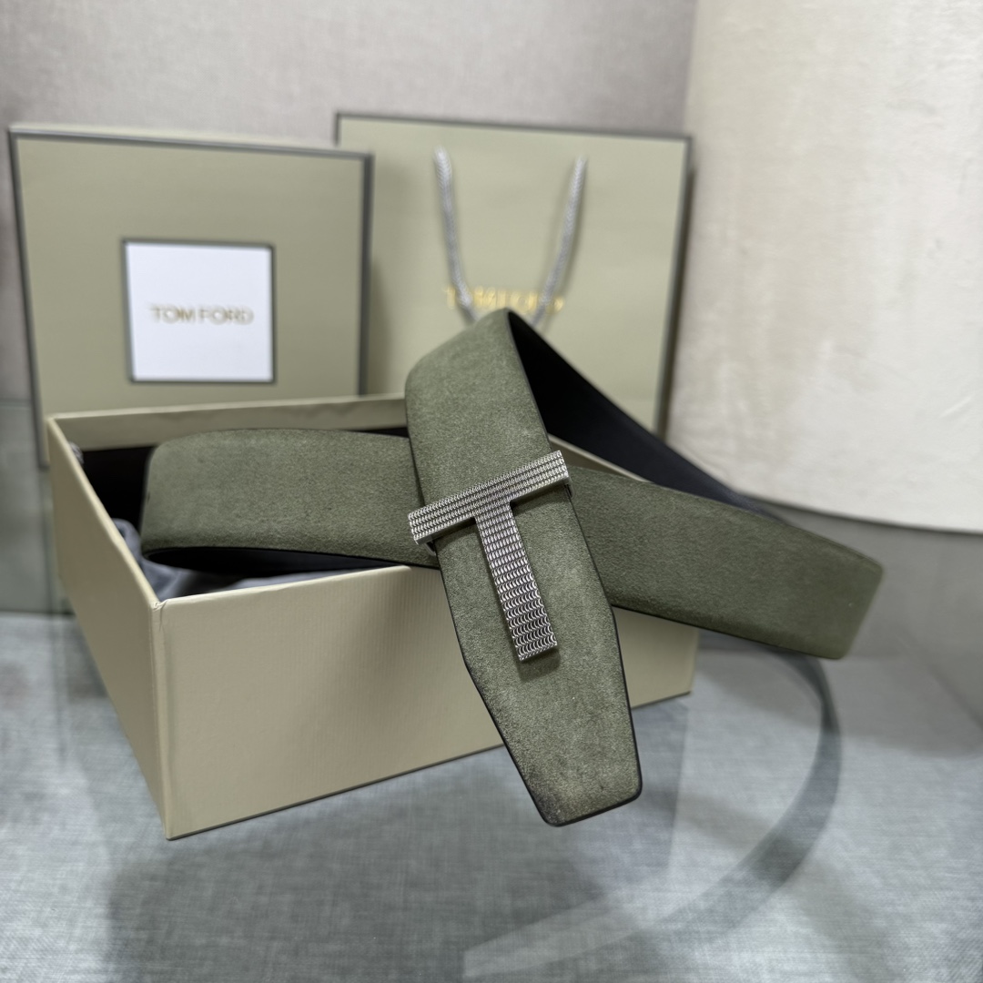 汤姆福特最新网红爆款双面头层牛皮专柜同步3.8宽新款上市了，原版牛皮，搭配铜扣，优雅，大方用的方便。谢谢