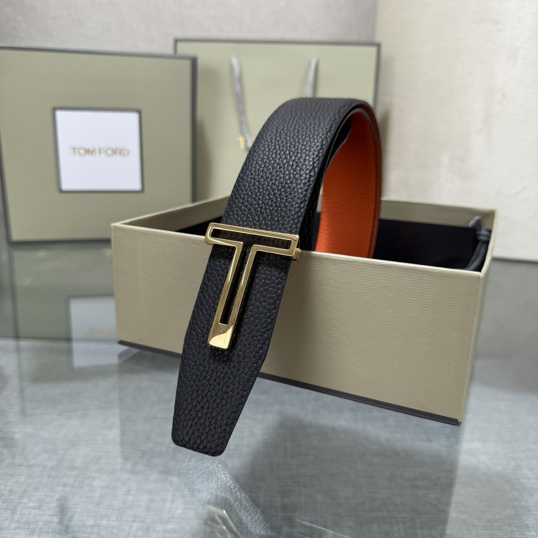 汤姆福特最新网红爆款双面头层牛皮专柜同步3.8宽新款上市了，原版牛皮，搭配铜扣，优雅，大方用的方便。谢谢