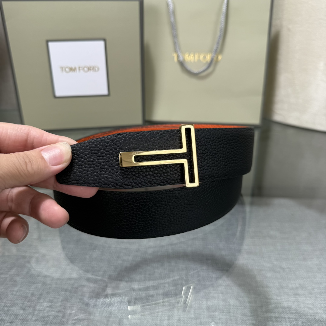 汤姆福特最新网红爆款双面头层牛皮专柜同步3.8宽新款上市了，原版牛皮，搭配铜扣，优雅，大方用的方便。谢谢