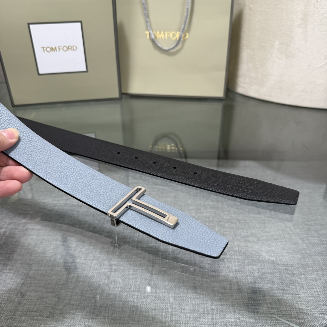 汤姆福特最新网红爆款双面头层牛皮专柜同步3.8宽新款上市了，原版牛皮，搭配铜扣，优雅，大方用的方便。谢谢