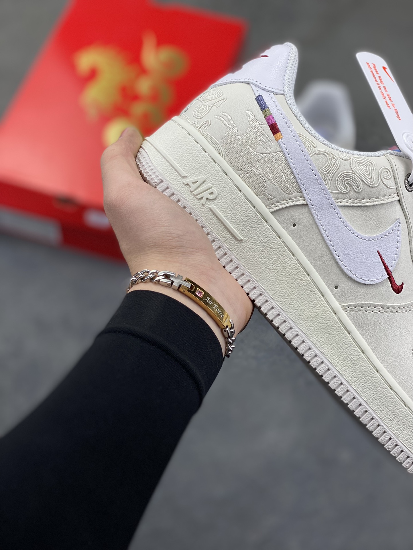 图片[6]-NIke Air Force 1 ‘07 Low 空军一号低帮 运动鞋 休闲鞋 折边针车 工艺难度大 原楦头原纸板 原装鞋盒 定制五金配件 内置全掌气垫 原厂鞋底 货号：IQ1119-011 尺码：36 36.5 37.5 38 38.5 39 40 40.5 41 42 42.5 43 44 44.5 45-选品中心