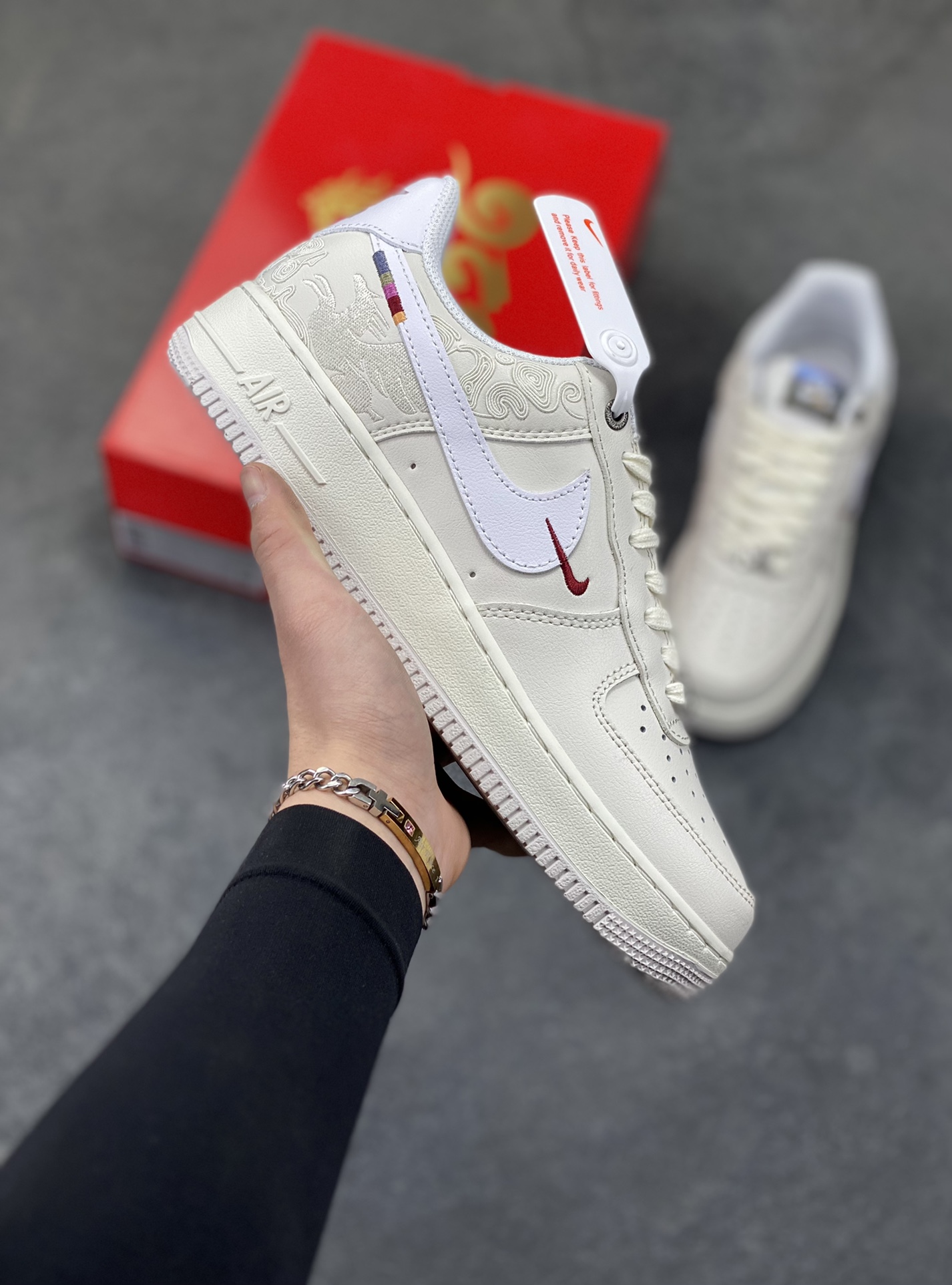 NIke Air Force 1 ‘07 Low 空军一号低帮 运动鞋 休闲鞋 折边针车 工艺难度大 原楦头原纸板 原装鞋盒 定制五金配件 内置全掌气垫 原厂鞋底 货号：IQ1119-011 尺码：36 36.5 37.5 38 38.5 39 40 40.5 41 42 42.5 43 44 44.5 45-选品中心
